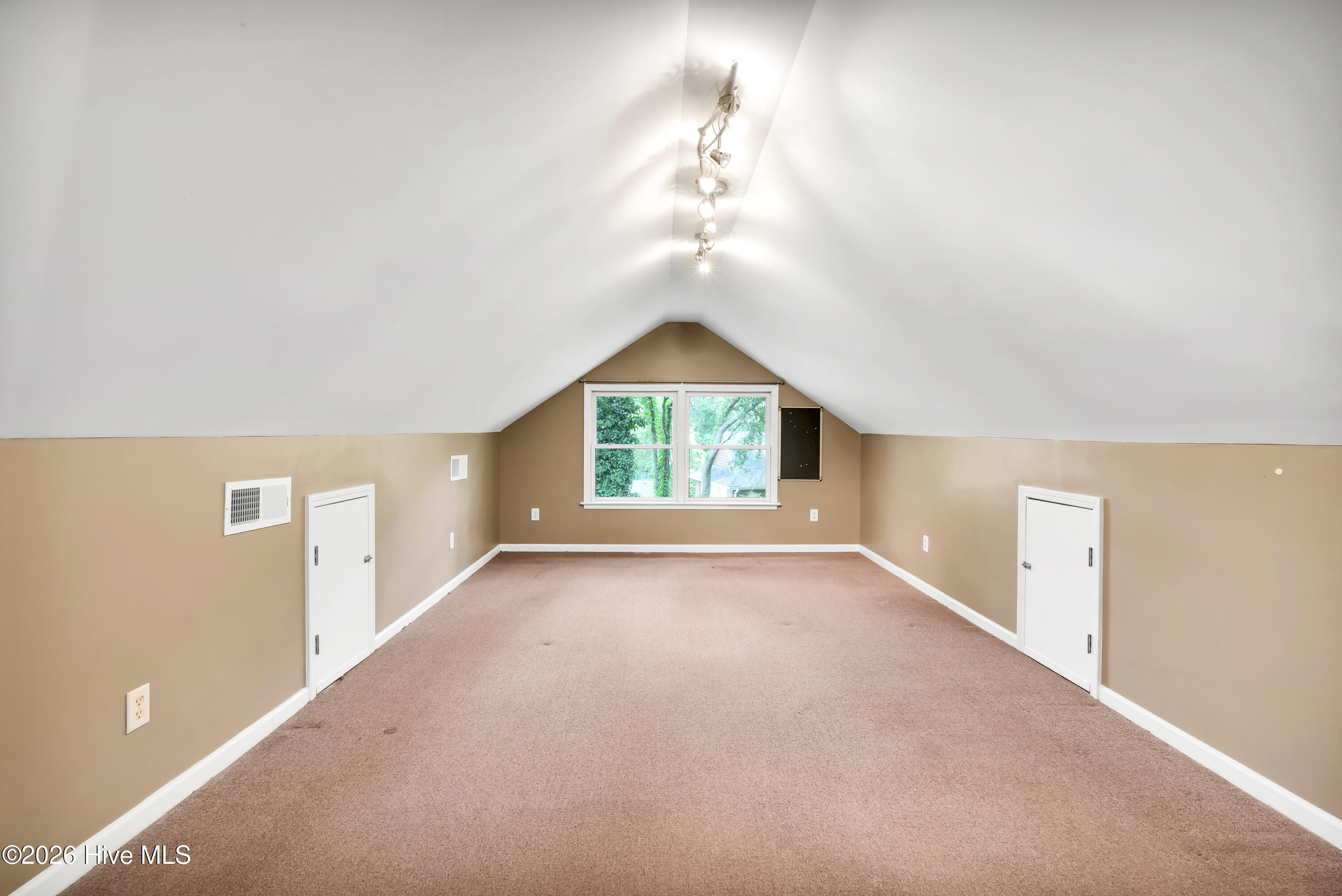 7004PoplarKnollCourt-25