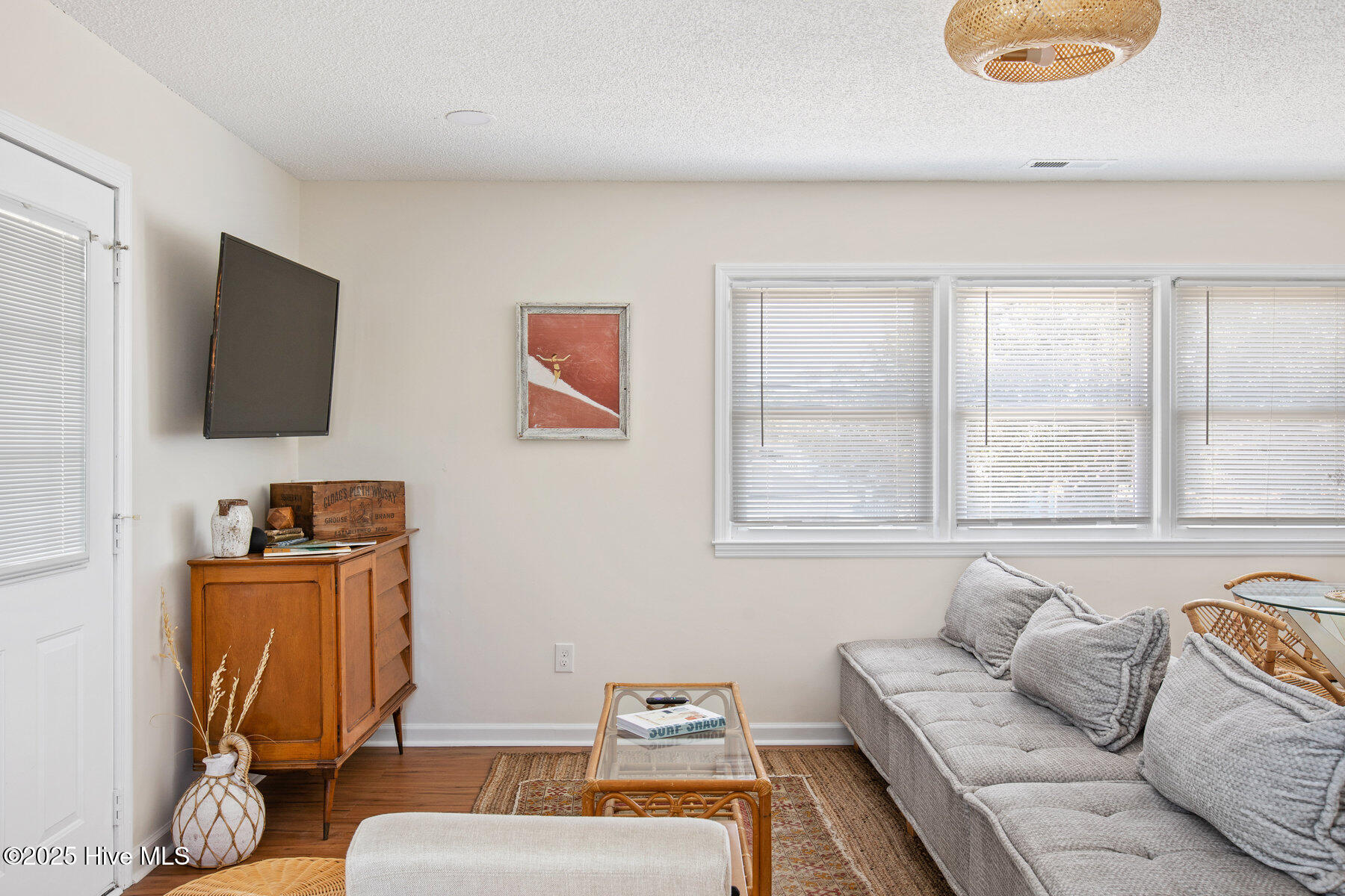 100540580 | Photo 32