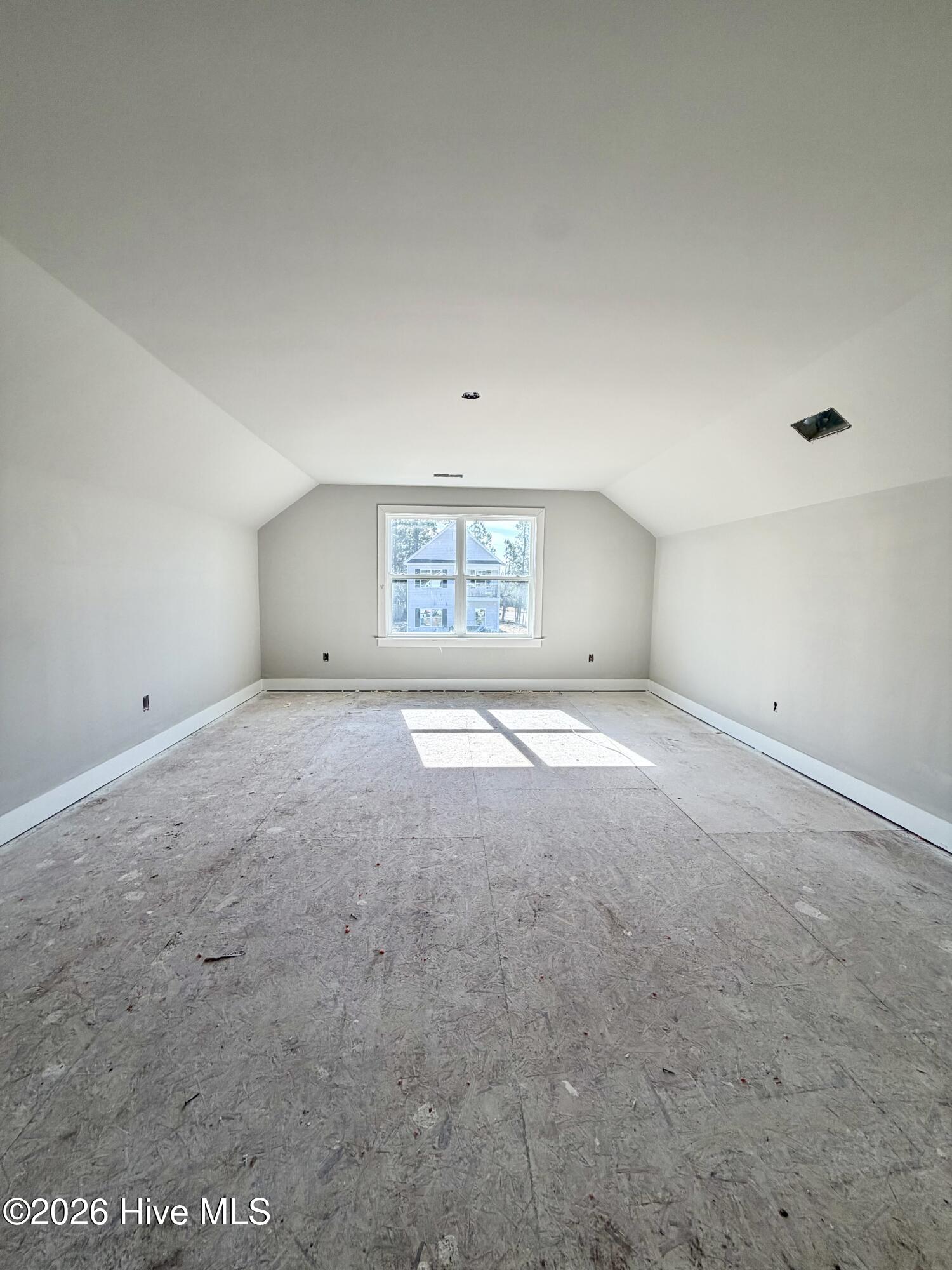 100547576 | Photo 37