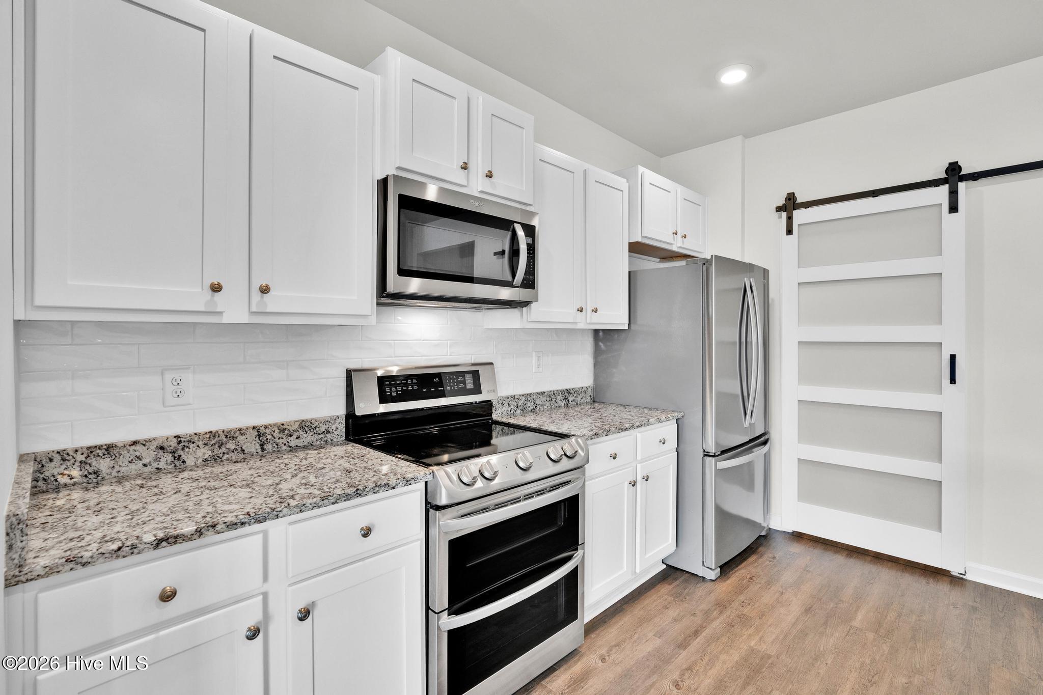 100557258 | Photo 14