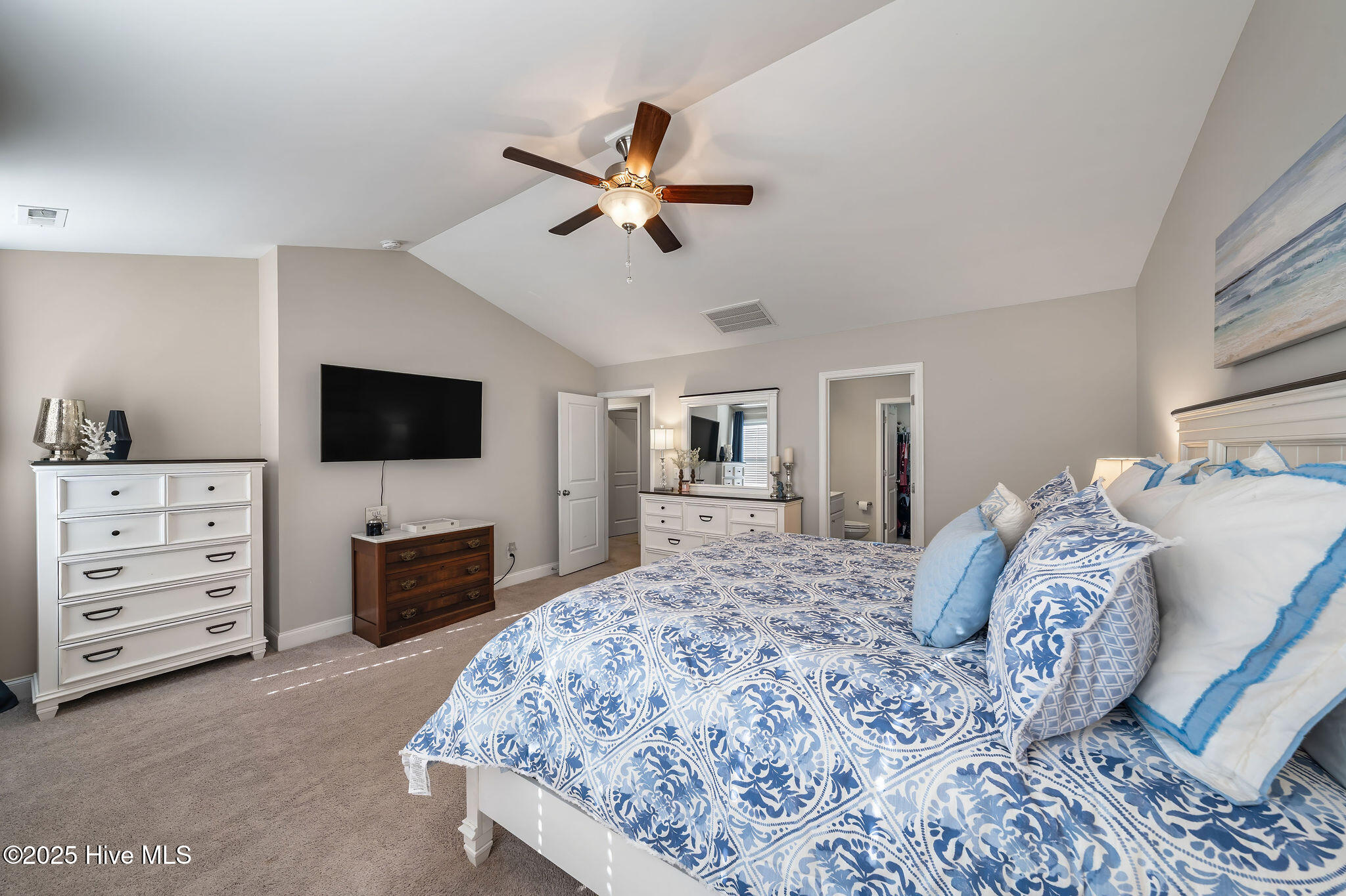 100545162 | Photo 32