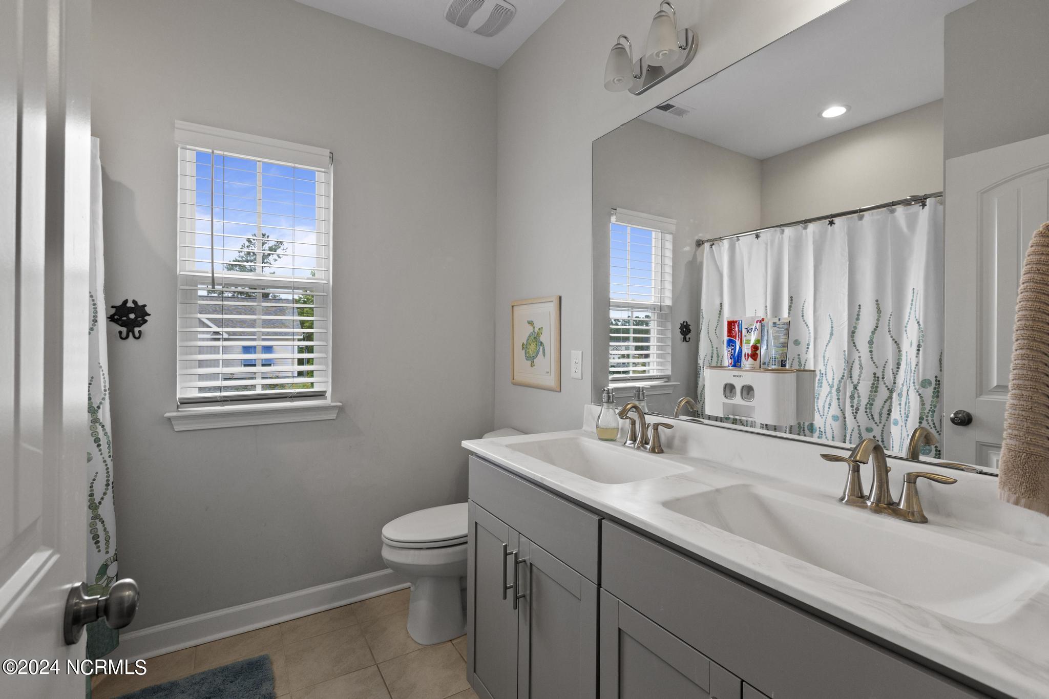 100567760 | Photo 23