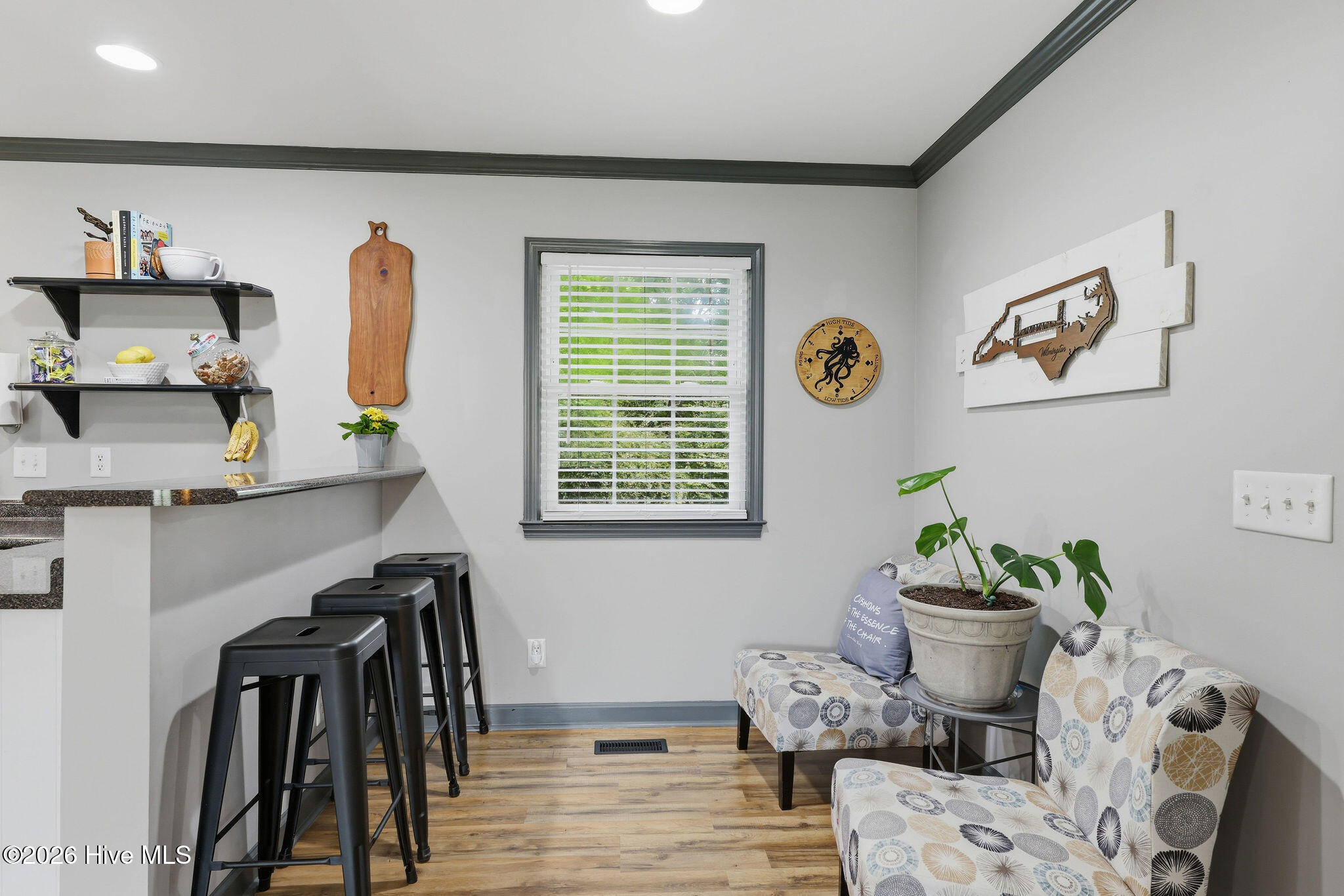 100570539 | Photo 15