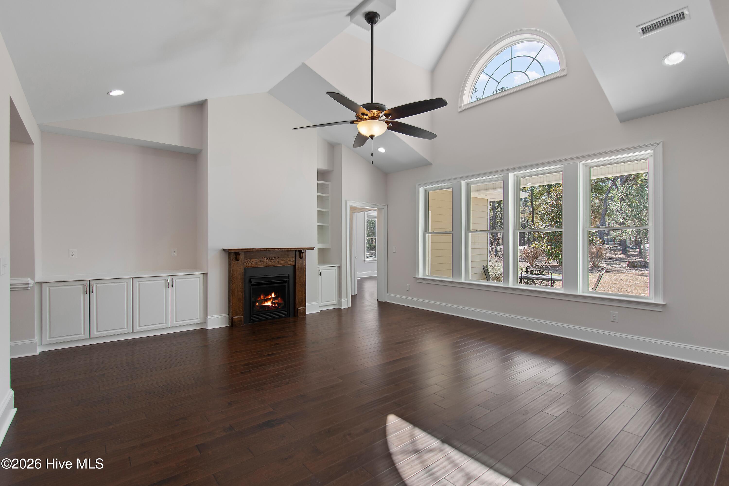 100556573 | Photo 19