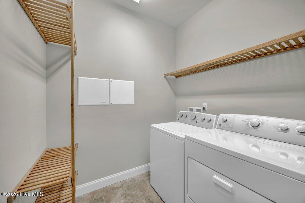 100553772 | Photo 18