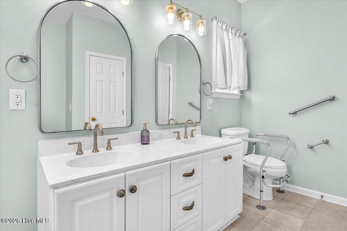 100566534 | Photo 30