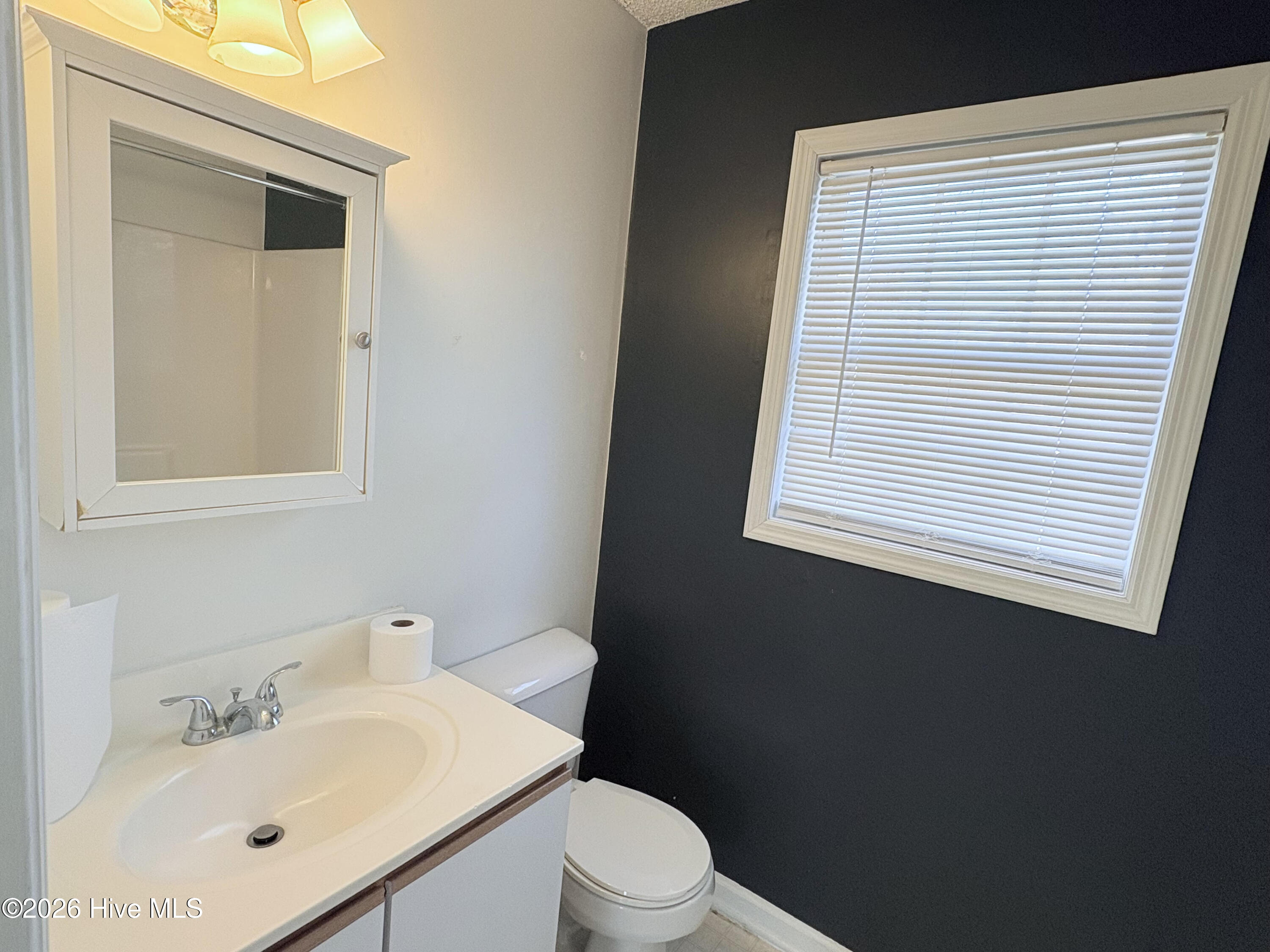 100548626 | Photo 13