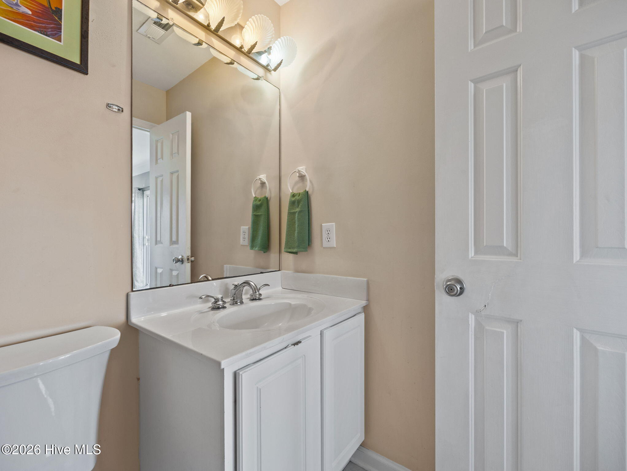 100564989 | Photo 34