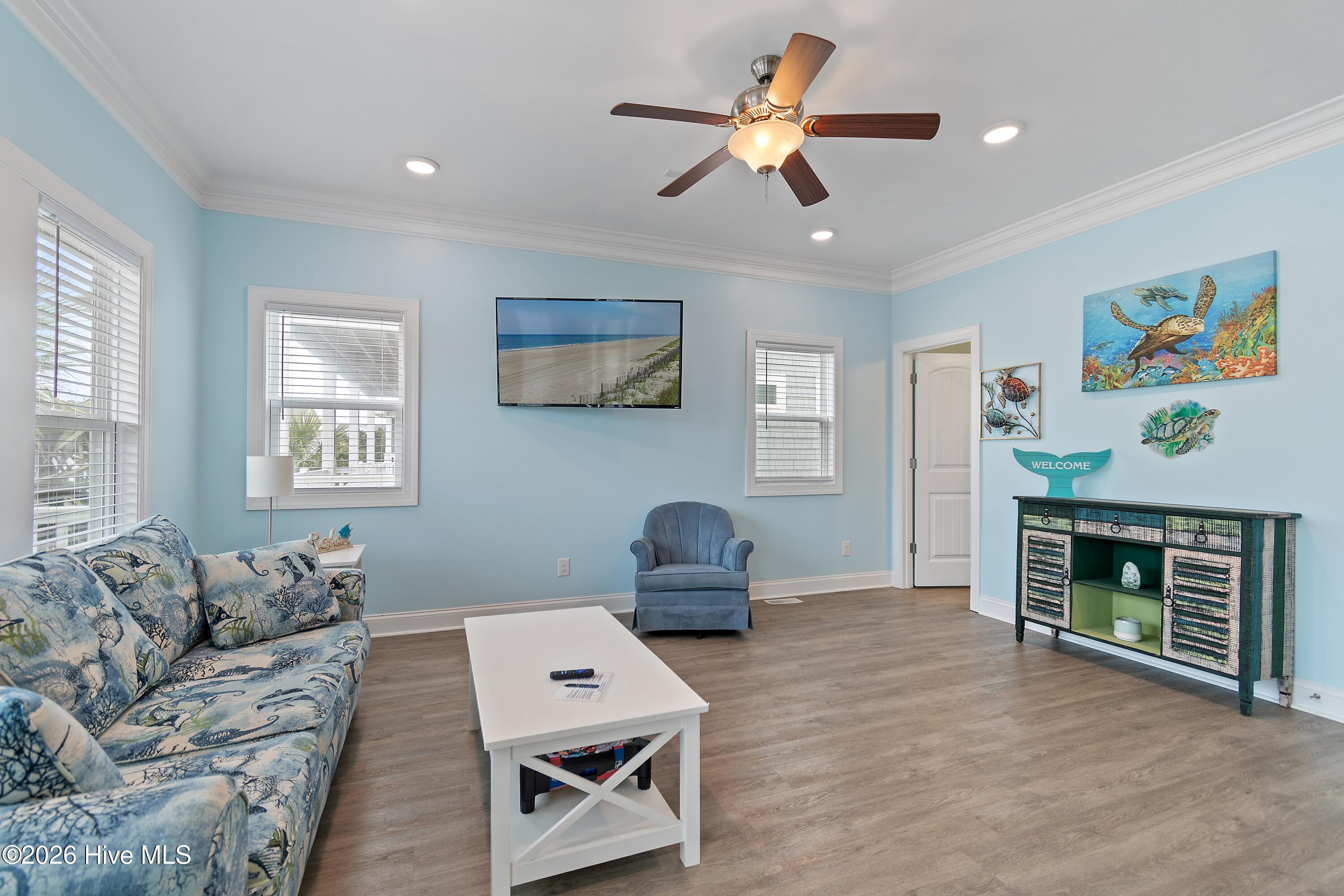 100555702 | Photo 24