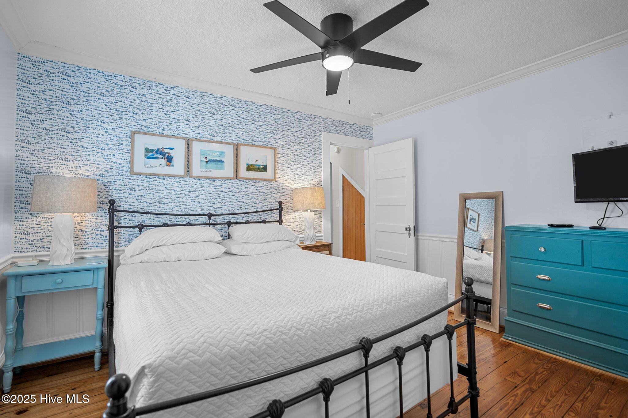 100532110 | Photo 35