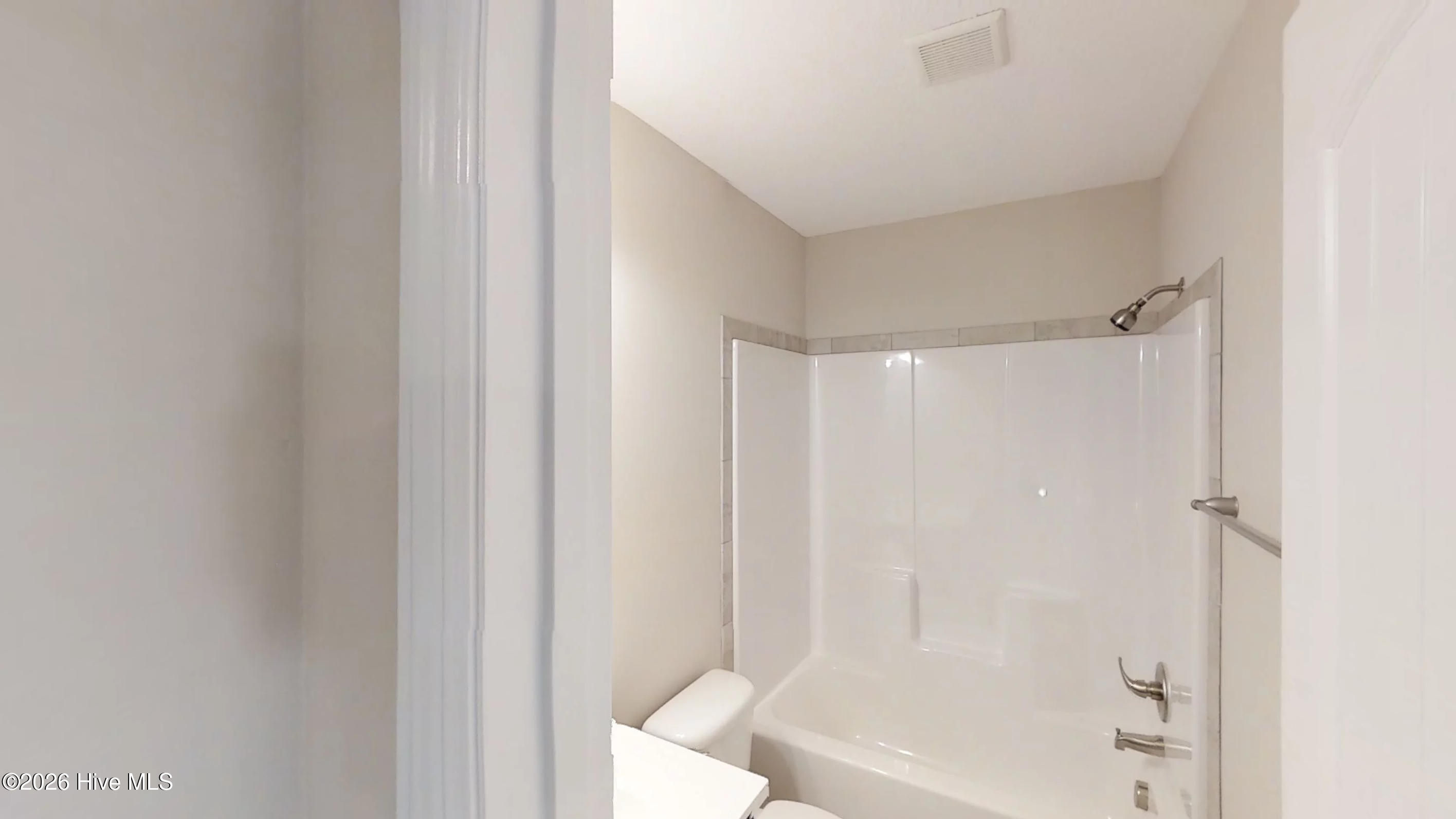 100562785 | Photo 15