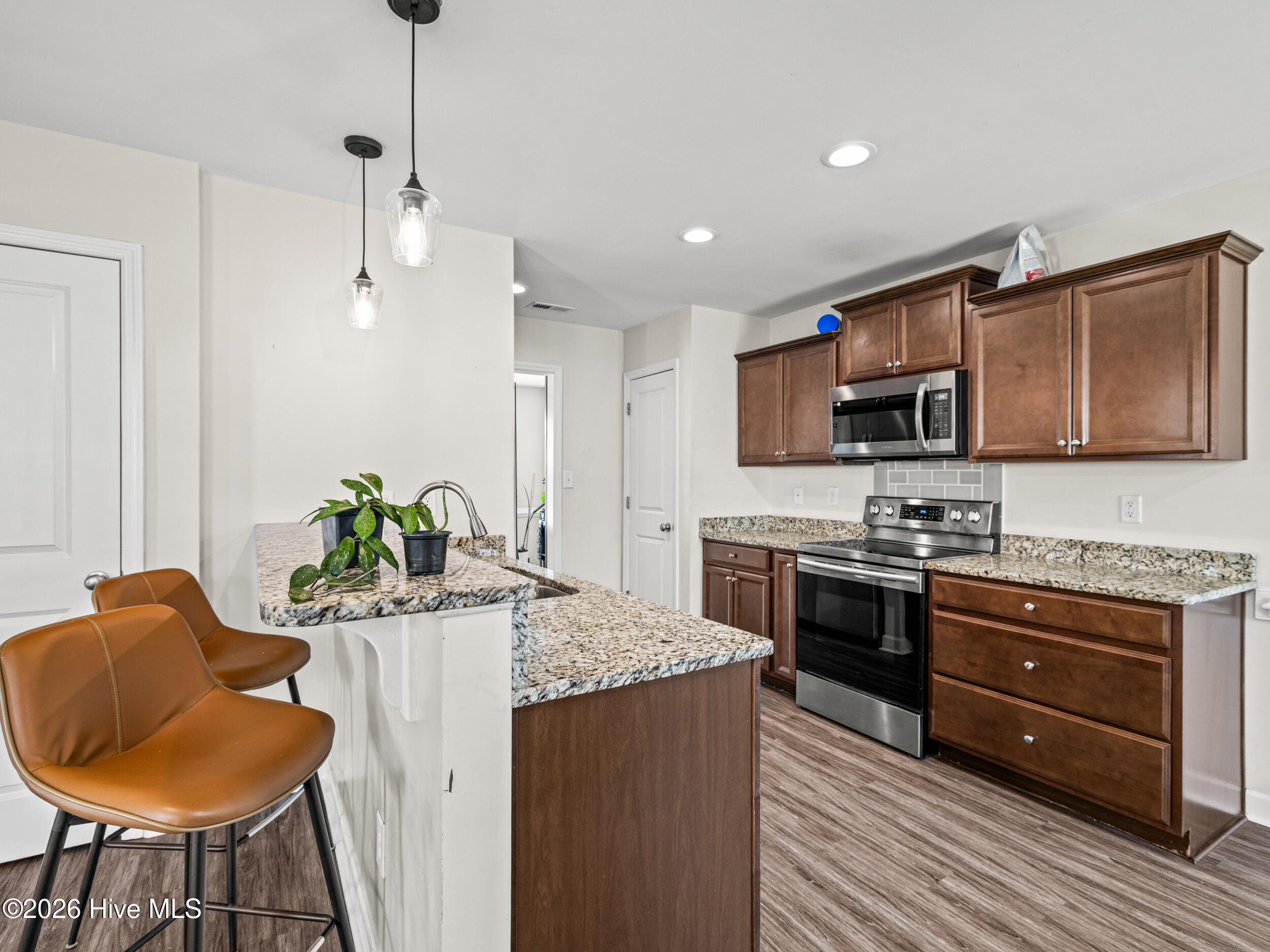 100565211 | Photo 20