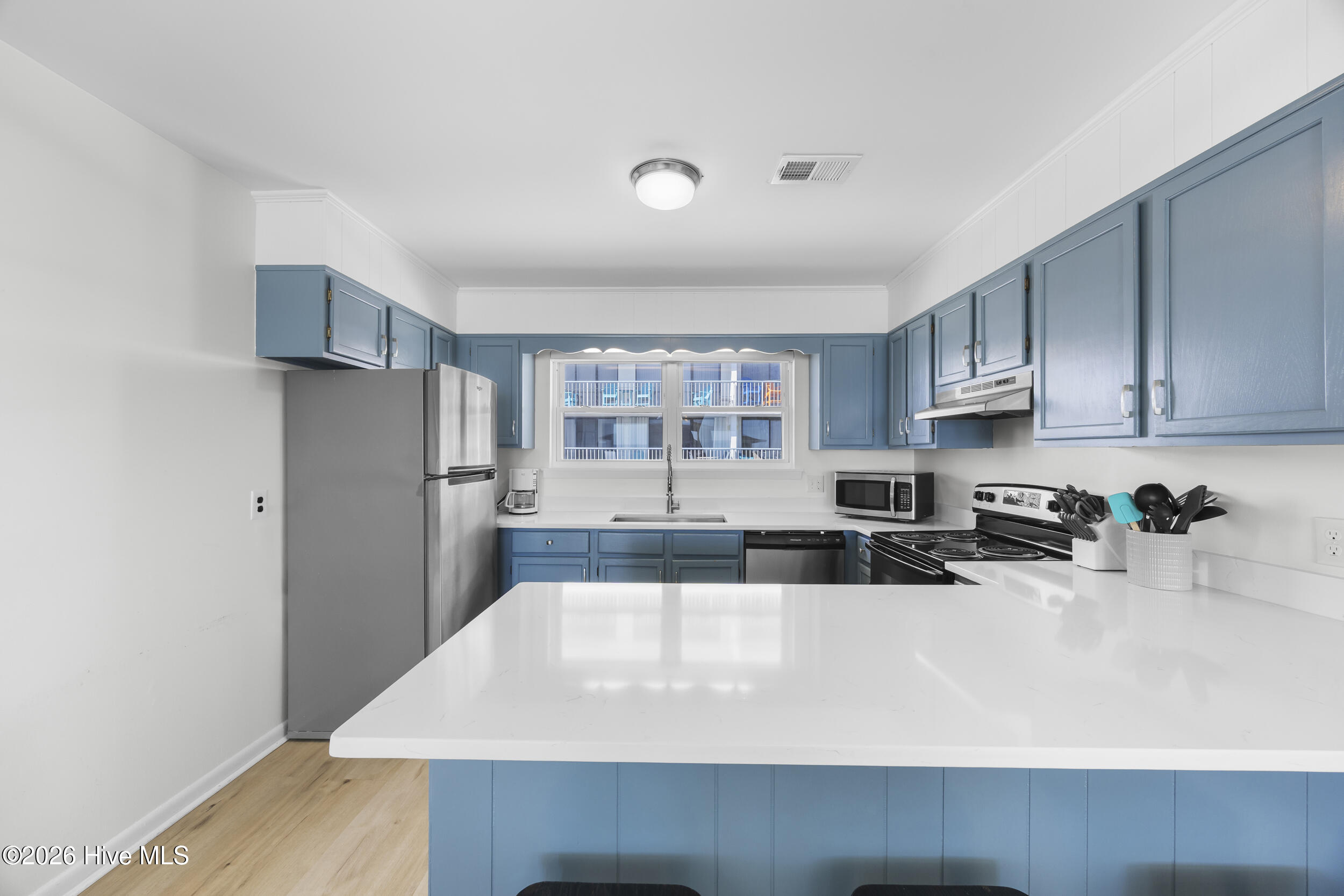 100561648 | Photo 20