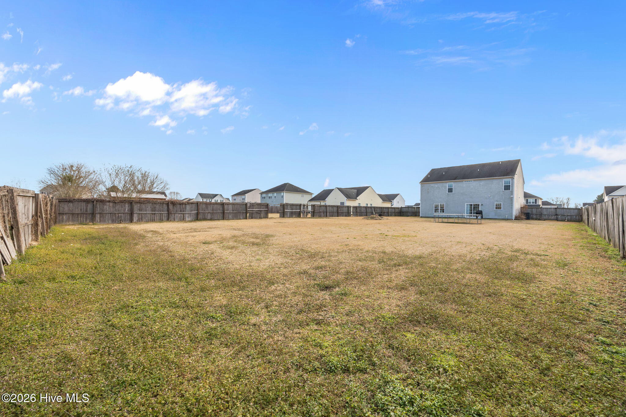 100550928 | Photo 33