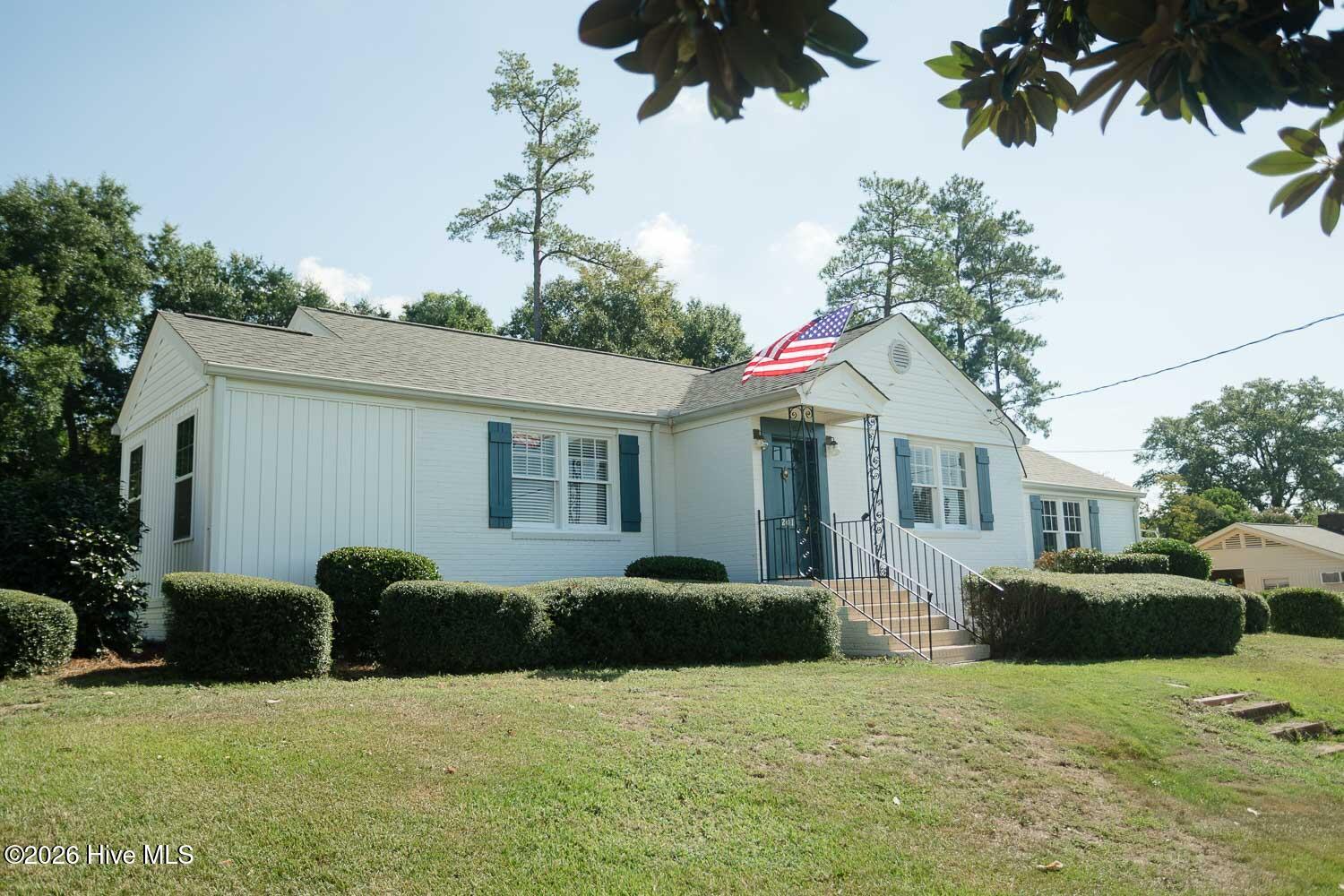 Photo 2 of Single family home for sale at 201 E Arlington Hts, North Augusta, SC 29841 | MLS# 100603261 | Listing updated on 2026-09-13