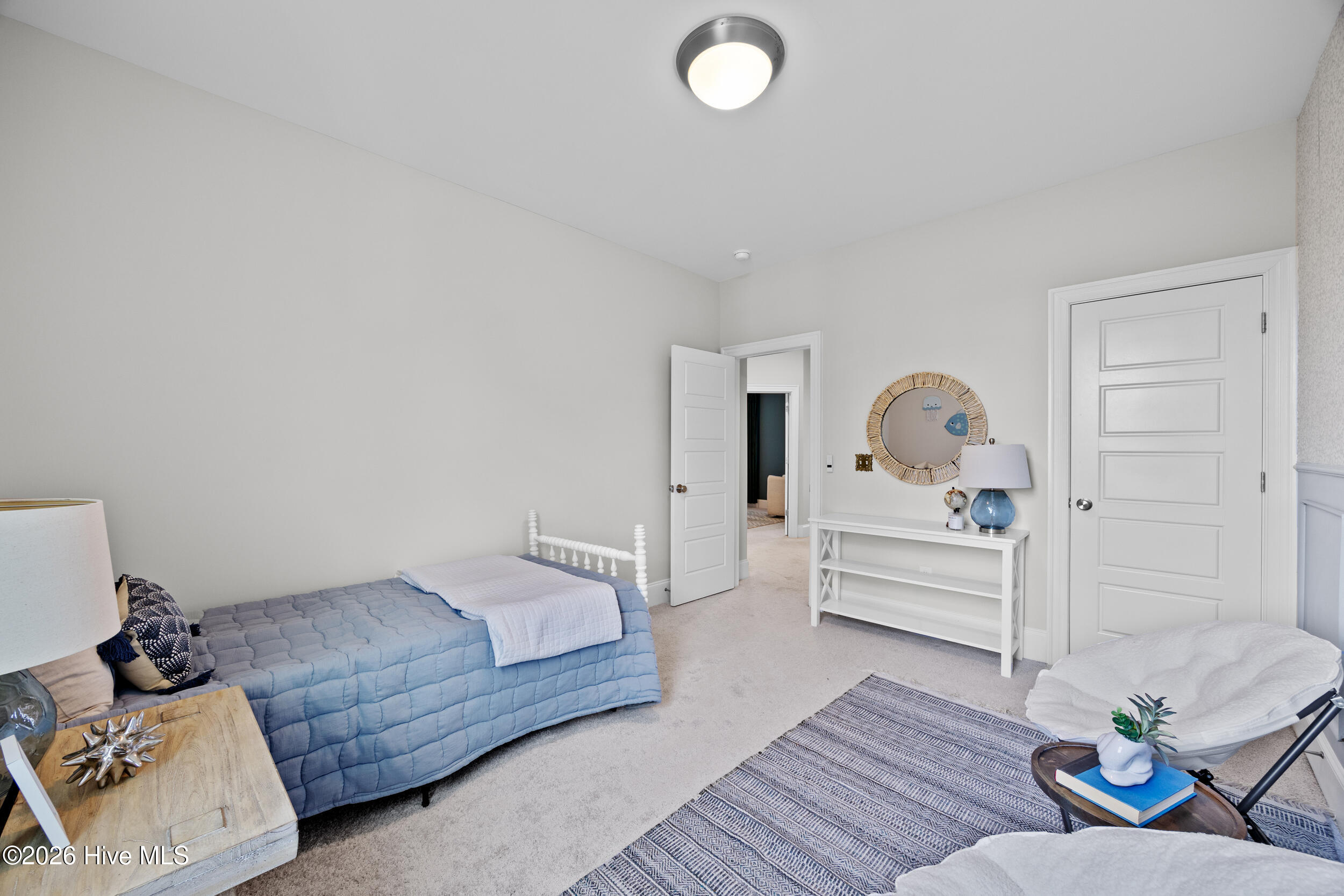 100567603 | Photo 35