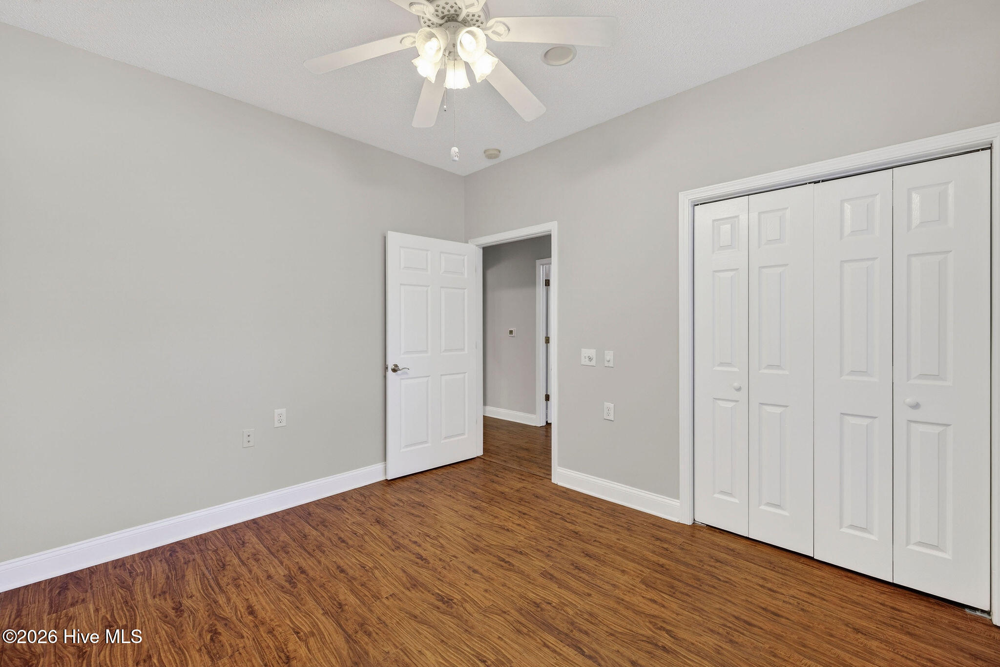 100549331 | Photo 50