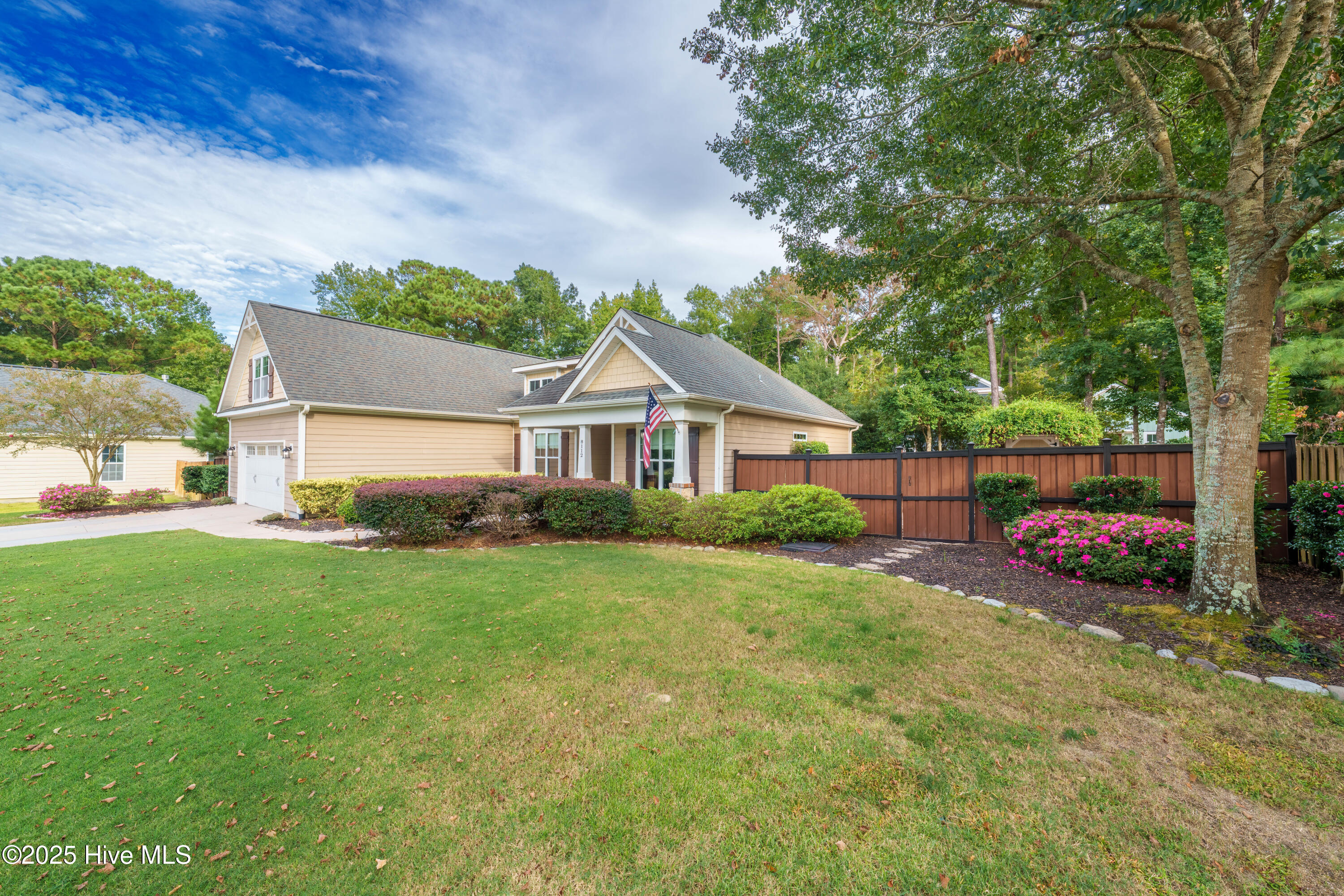 100532566 | Photo 41