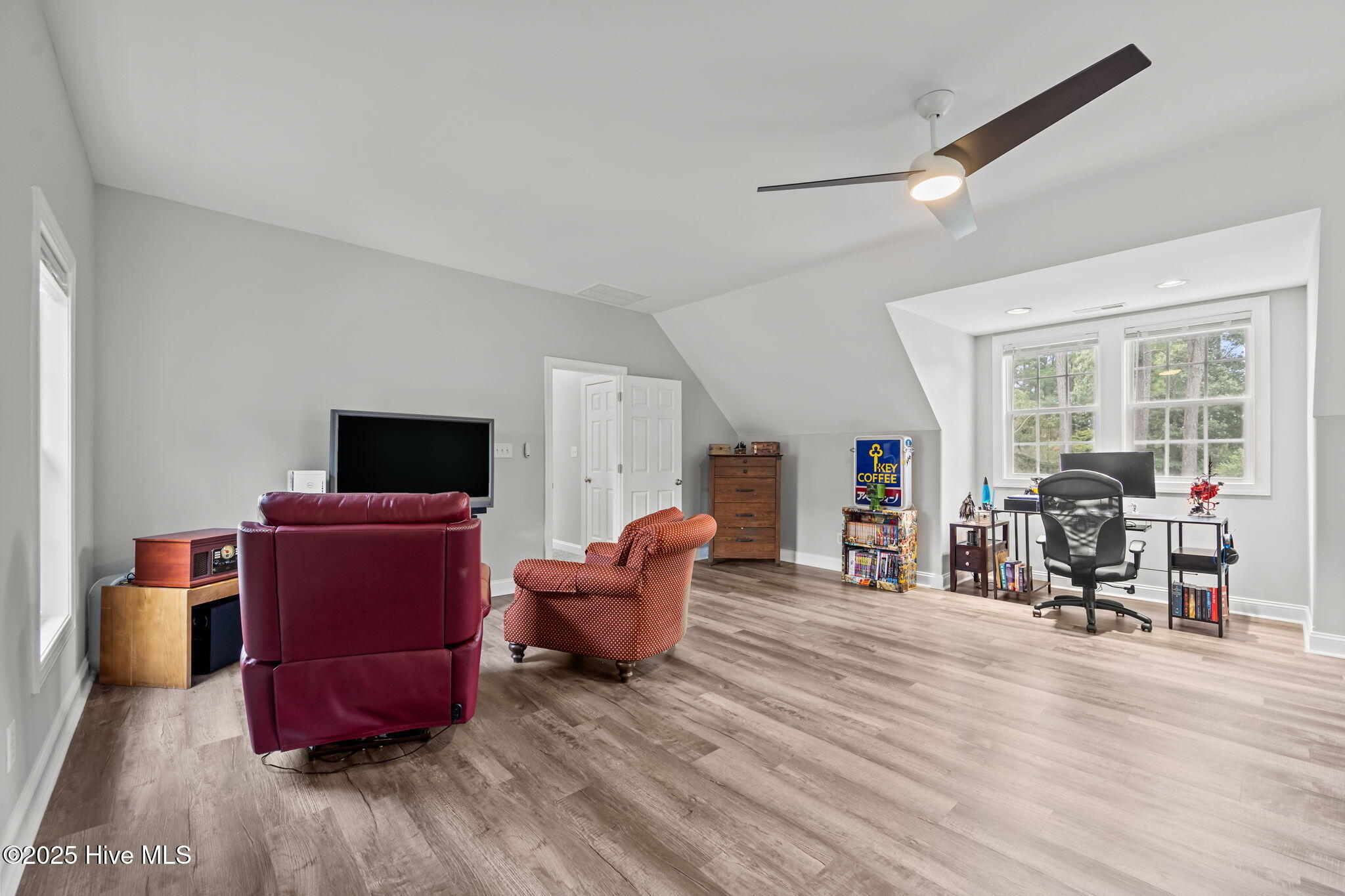 100524687 | Photo 39