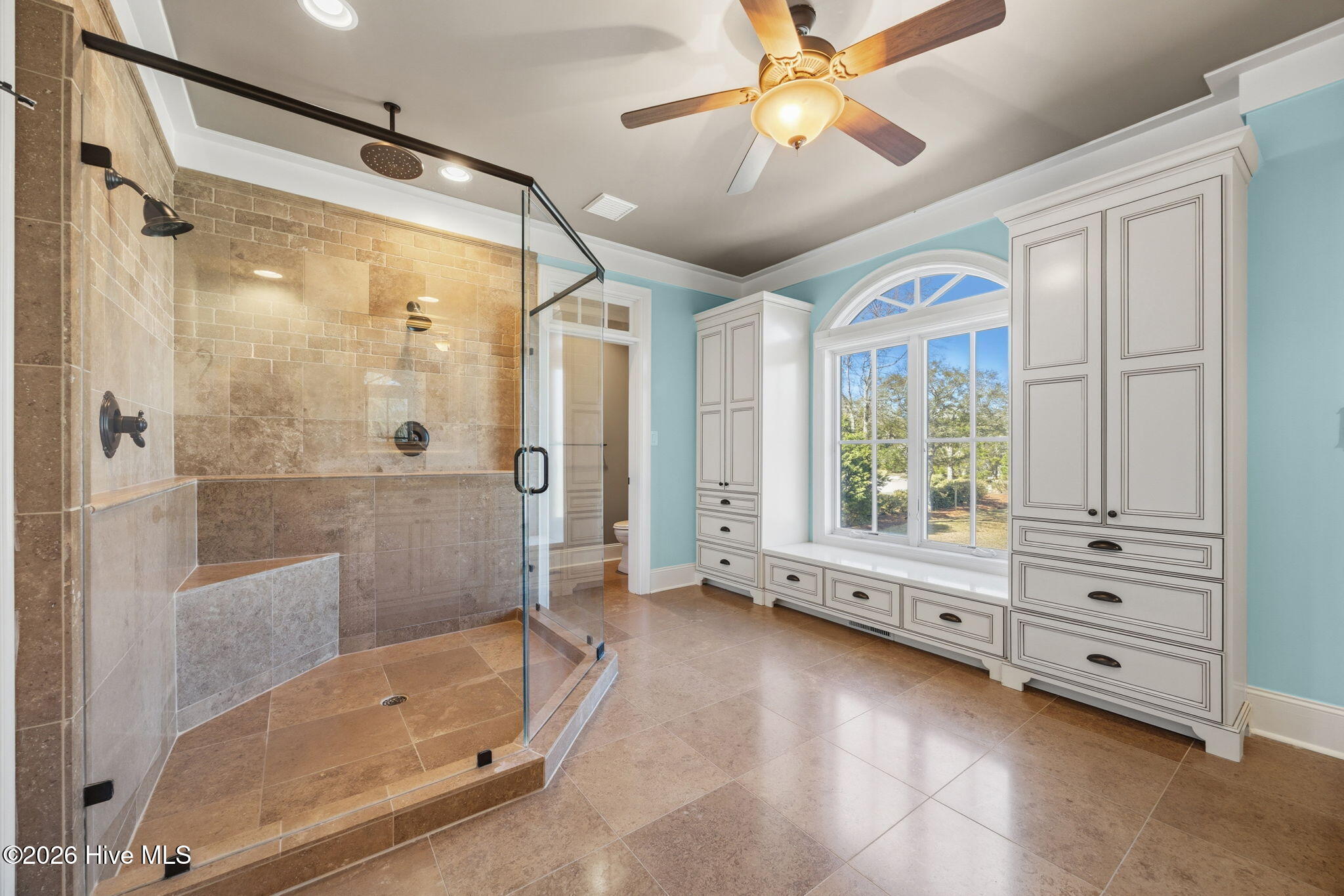 100561060 | Photo 25