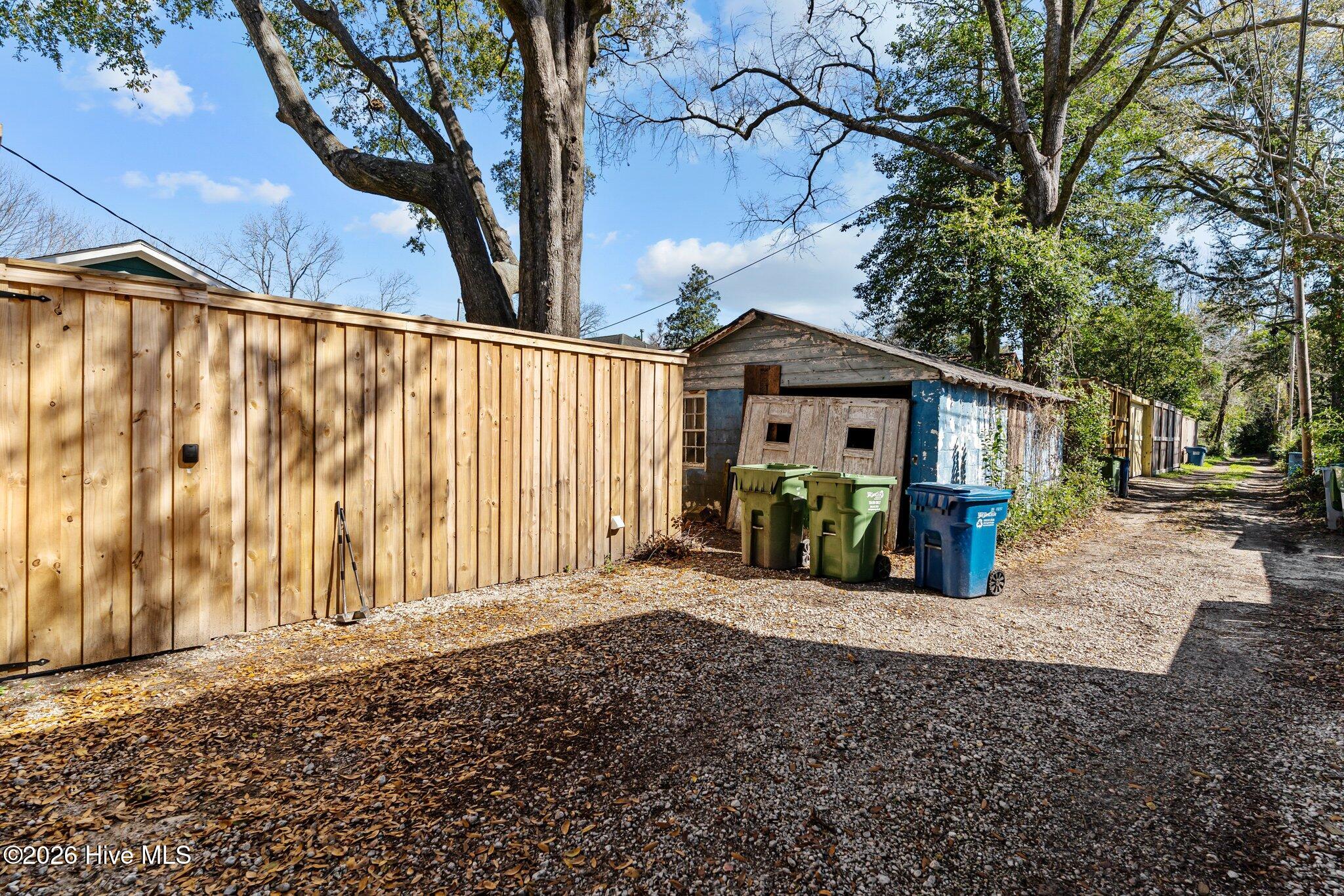 100557813 | Photo 57