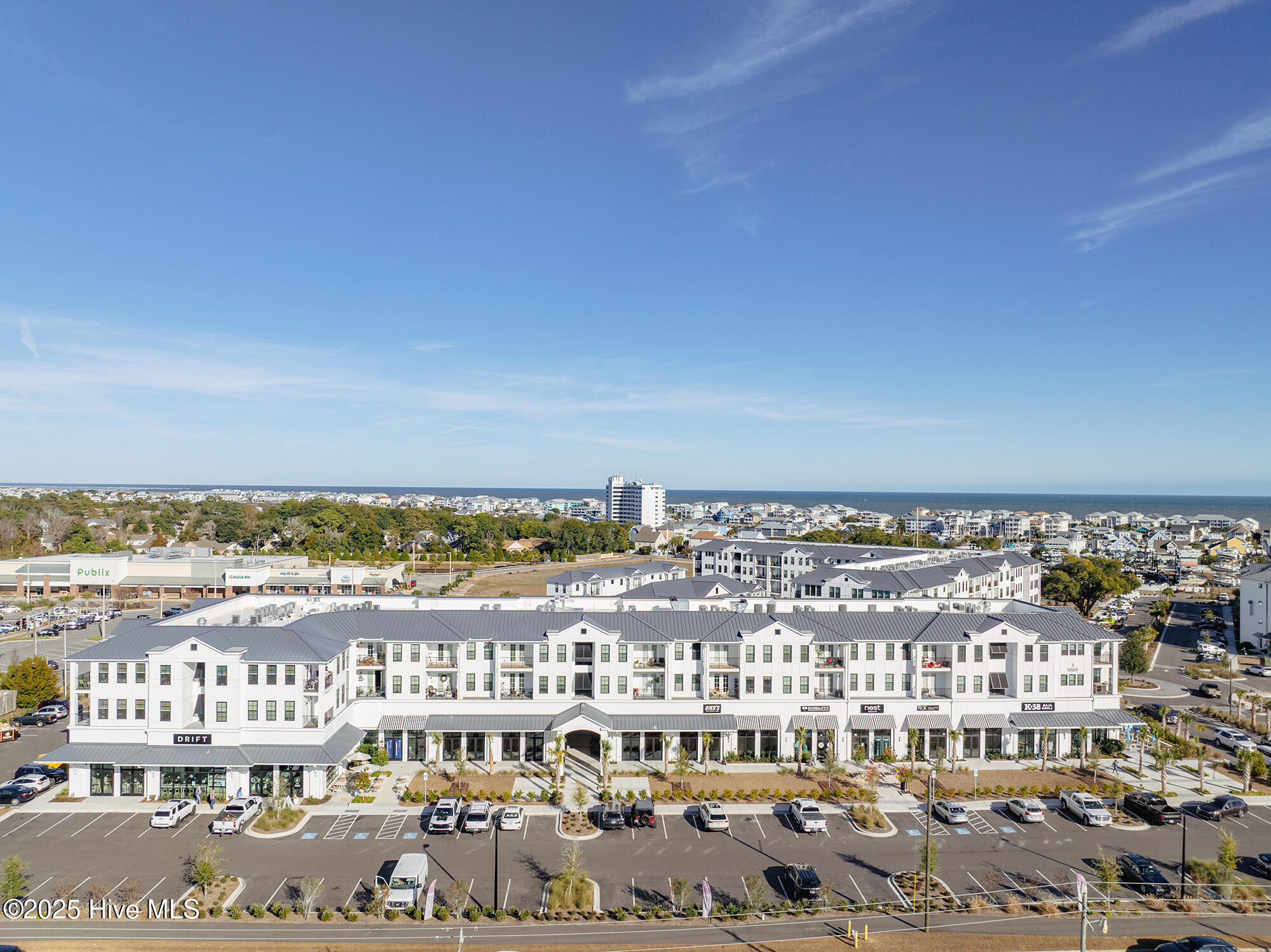 100542866 | Photo 51