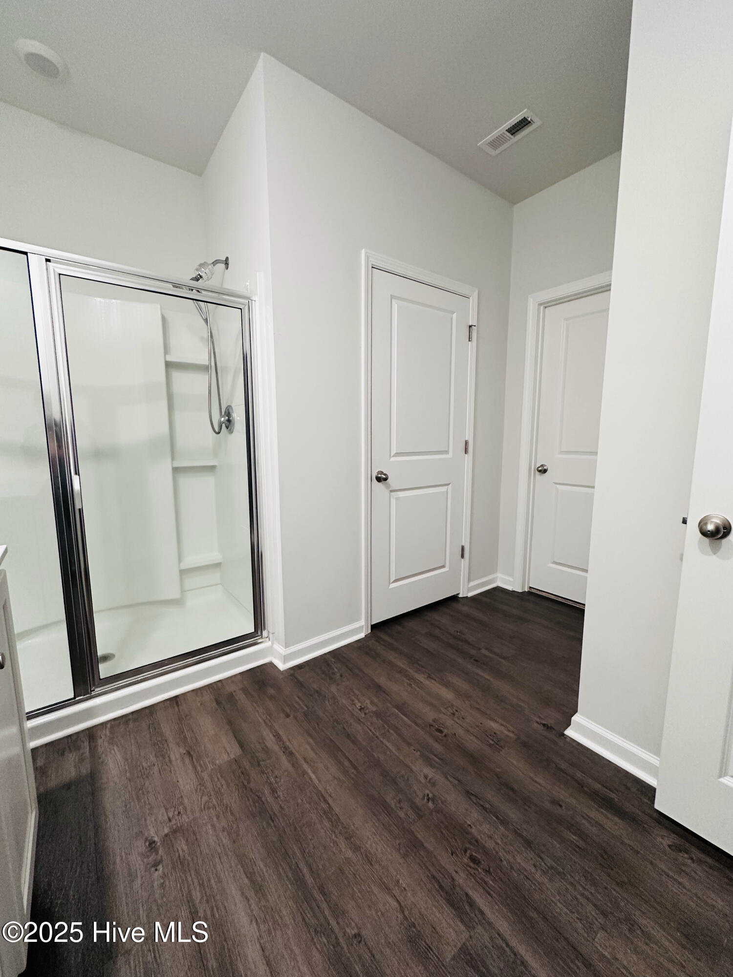 100525143 | Photo 29