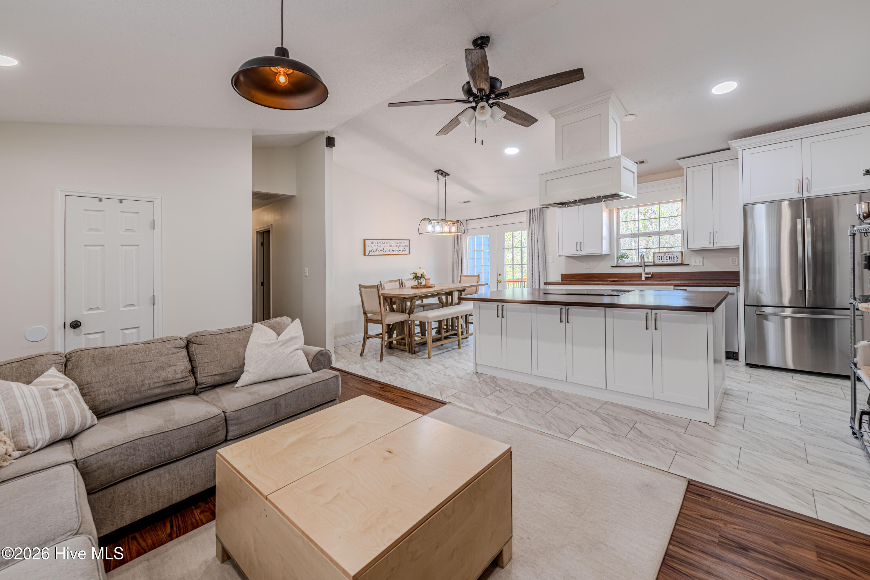 100564633 | Photo 10