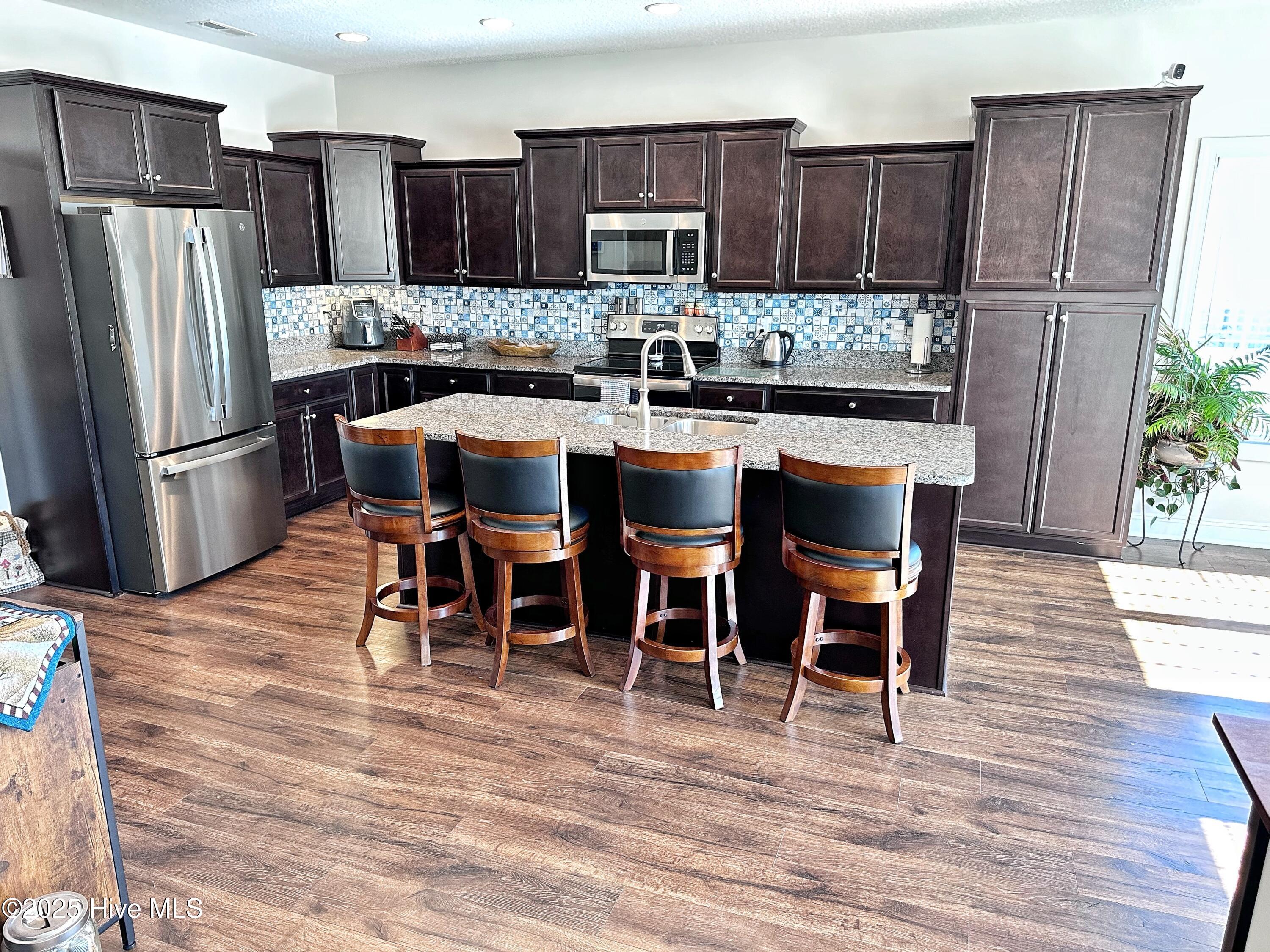 100540901 | Photo 42