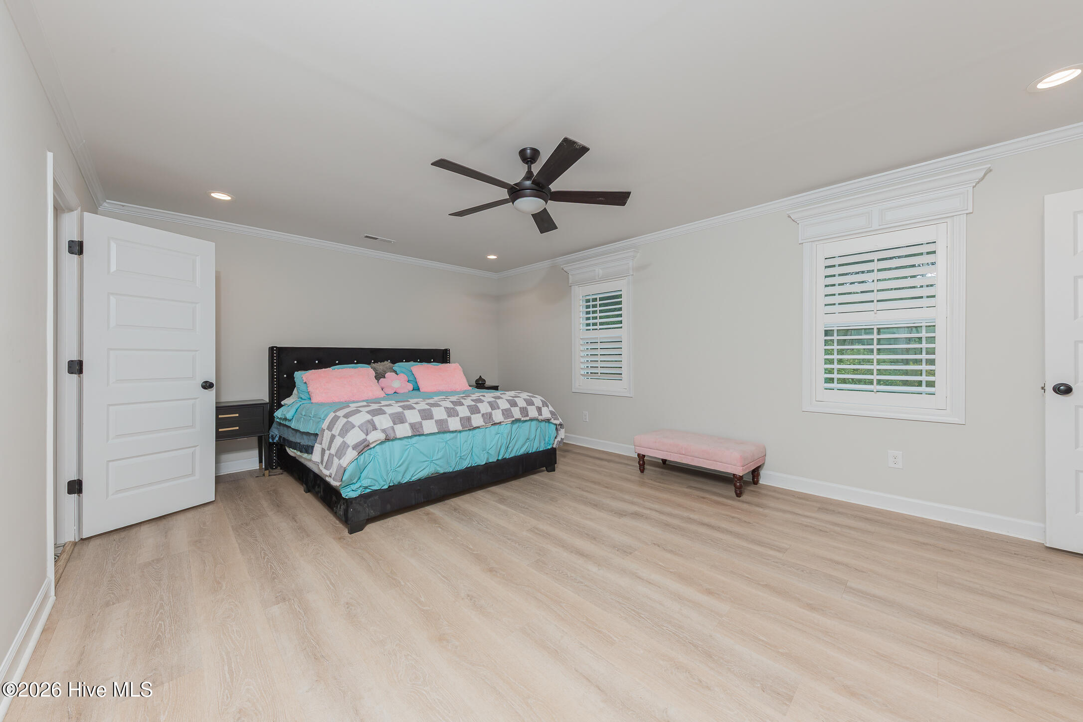 100551491 | Photo 22