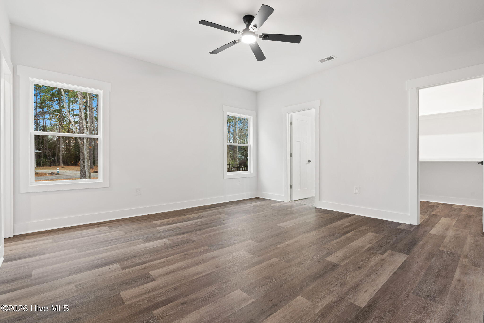 100528198 | Photo 37