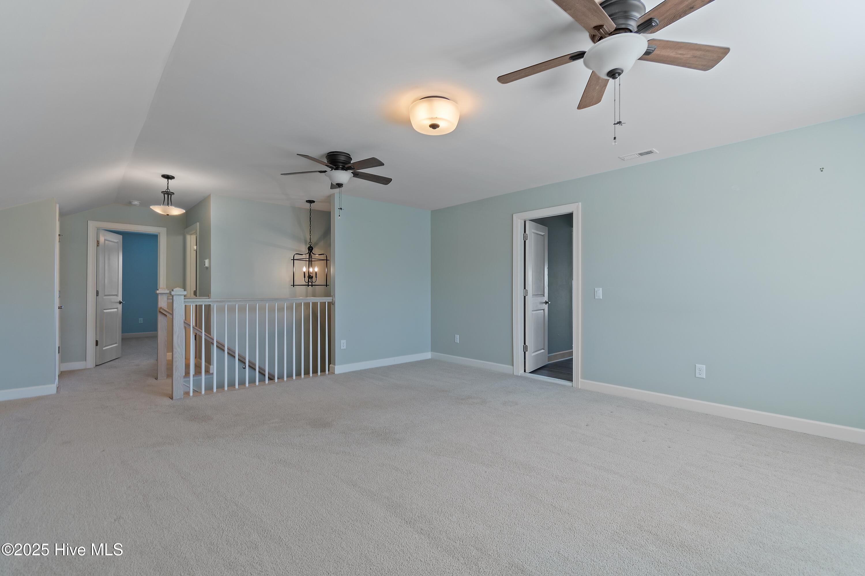 100528892 | Photo 52