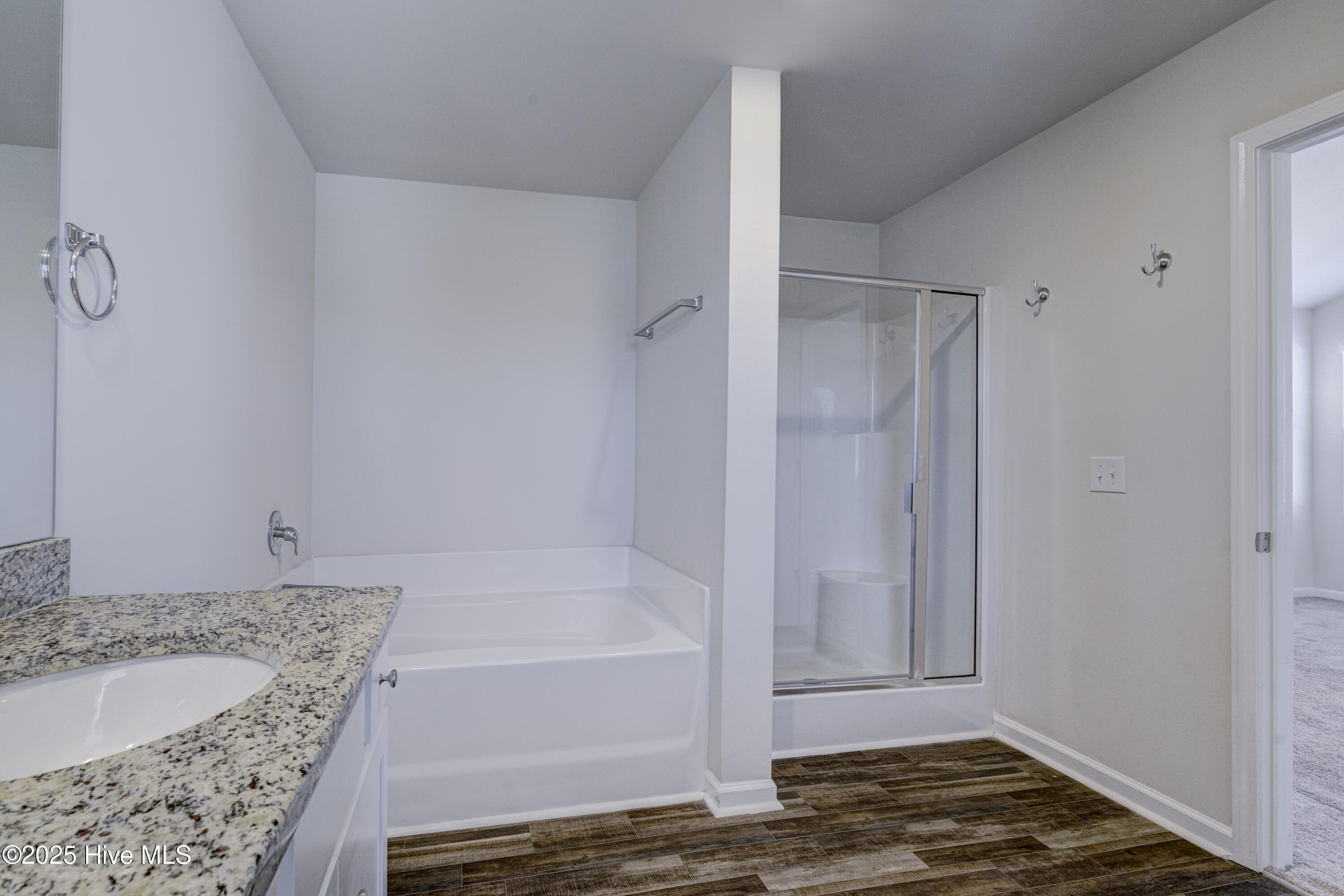 100528230 | Photo 35