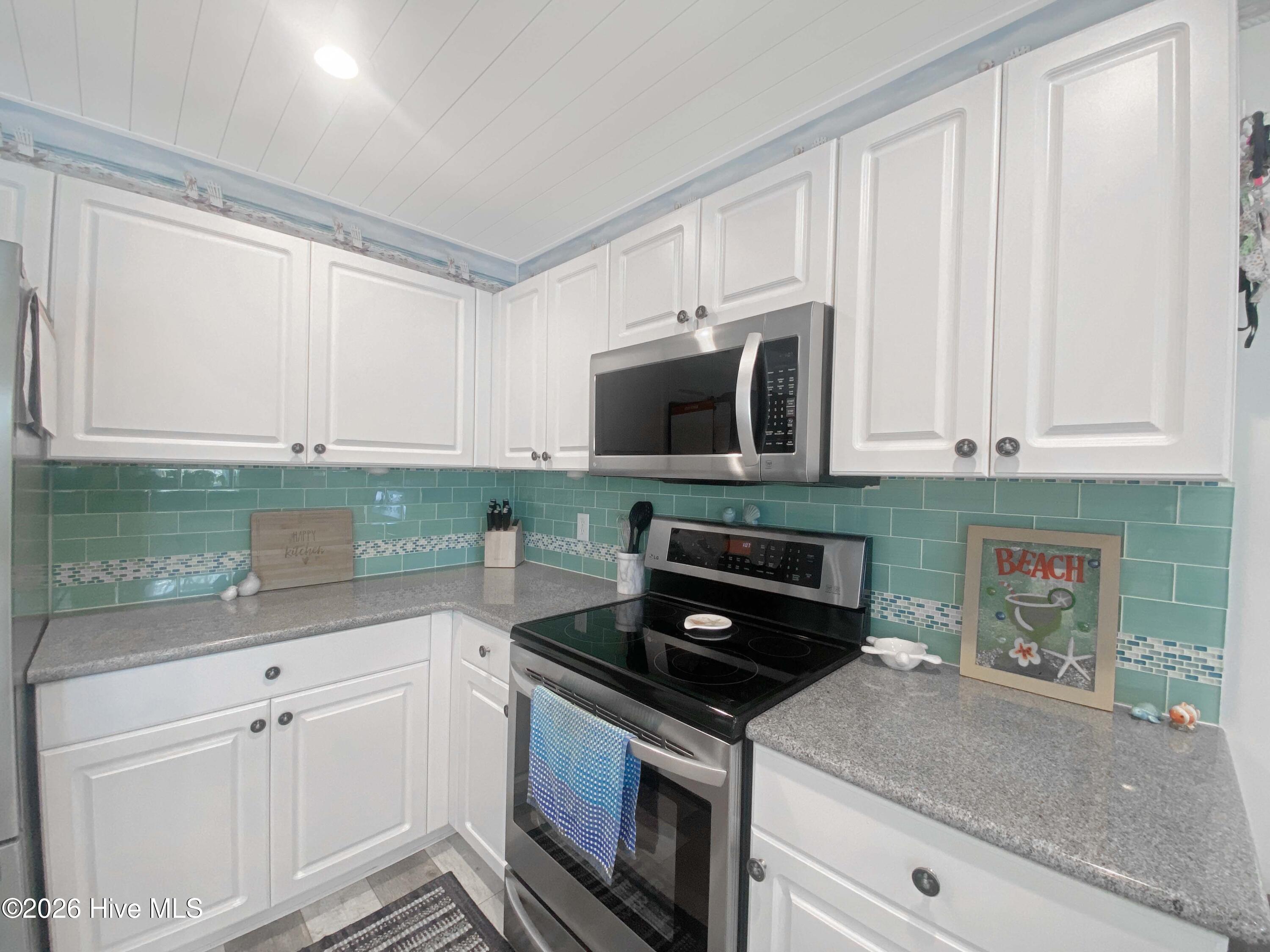 100557408 | Photo 11