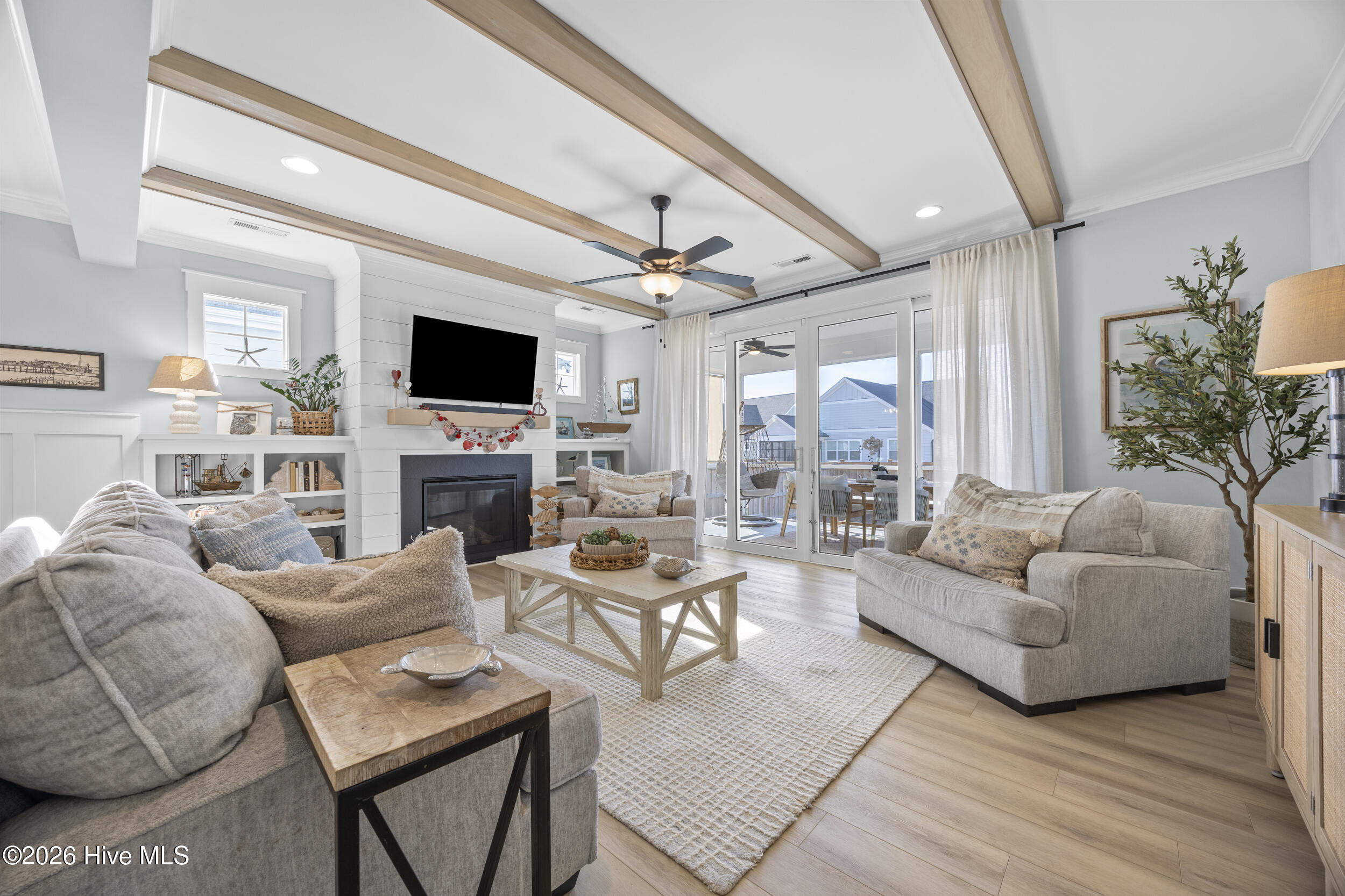 100552047 | Photo 15