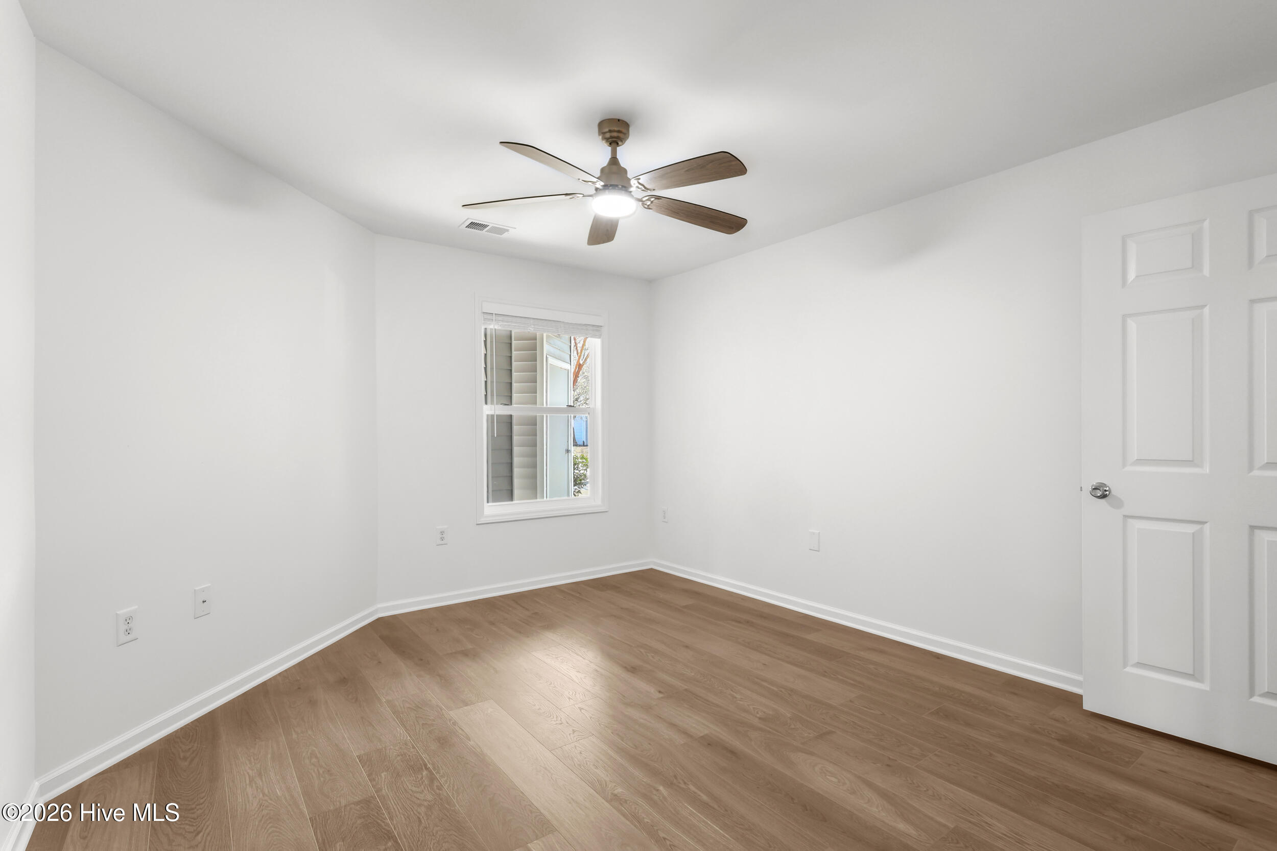 100559813 | Photo 22