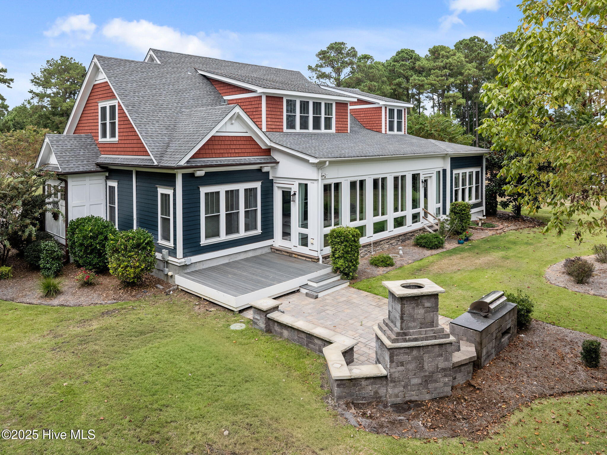 100532333 | Photo 77