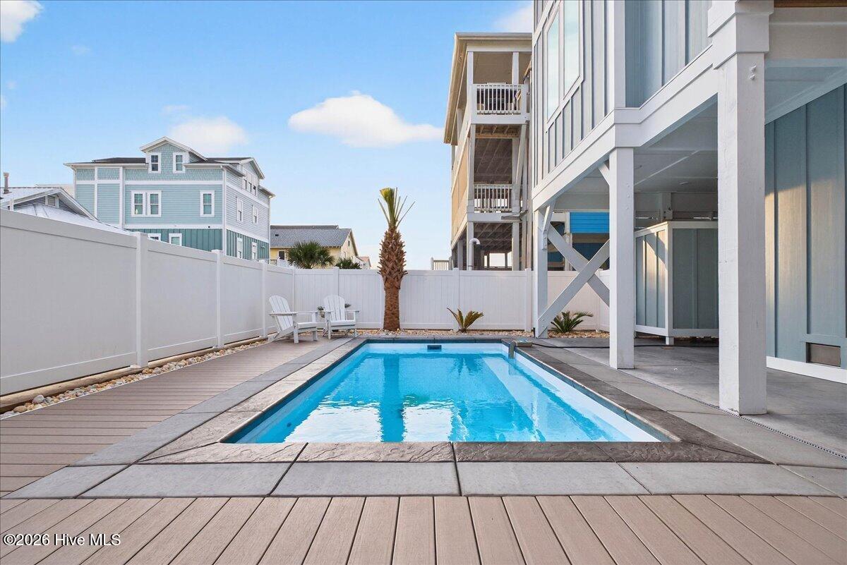 100543299 | Photo 83