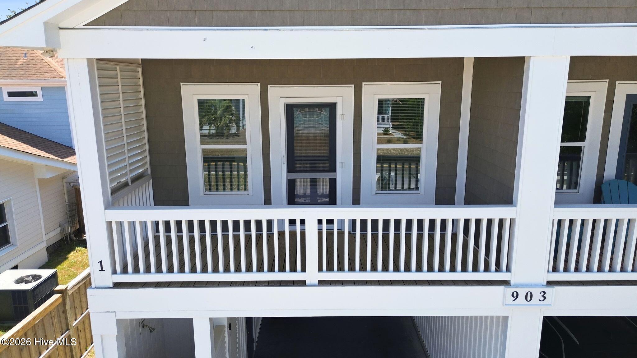 100570659 | Photo 32