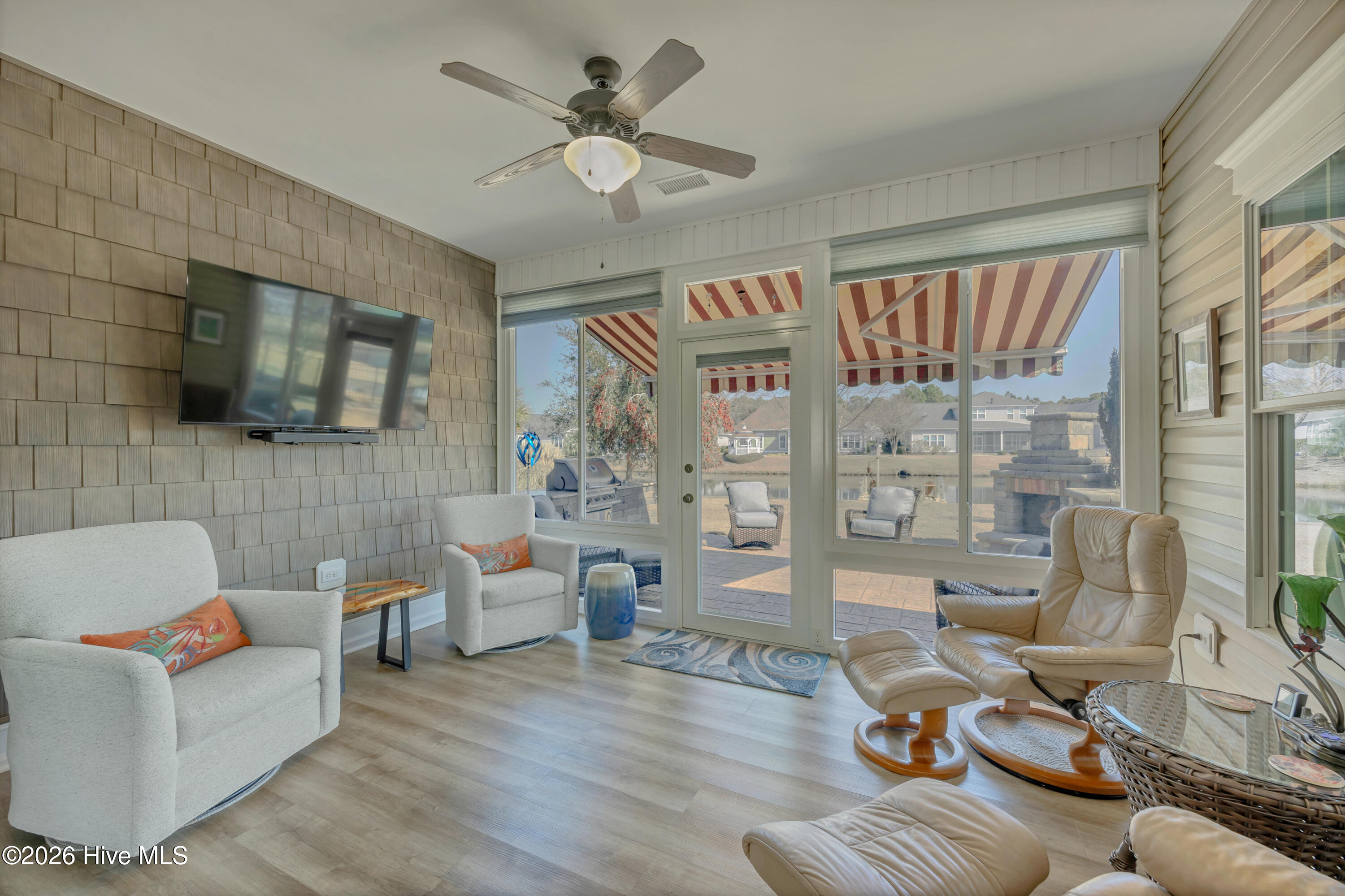 100554141 | Photo 24