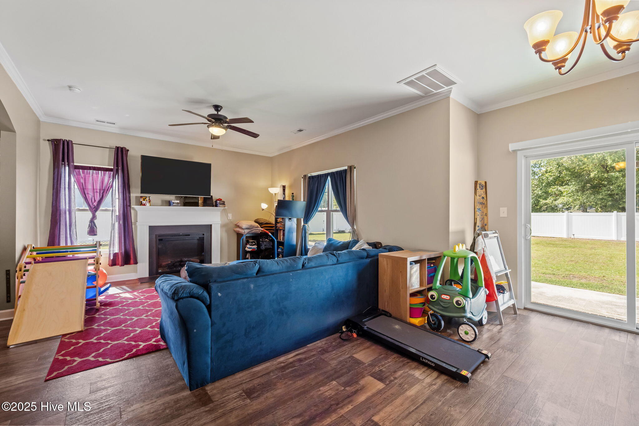 100534756 | Photo 11