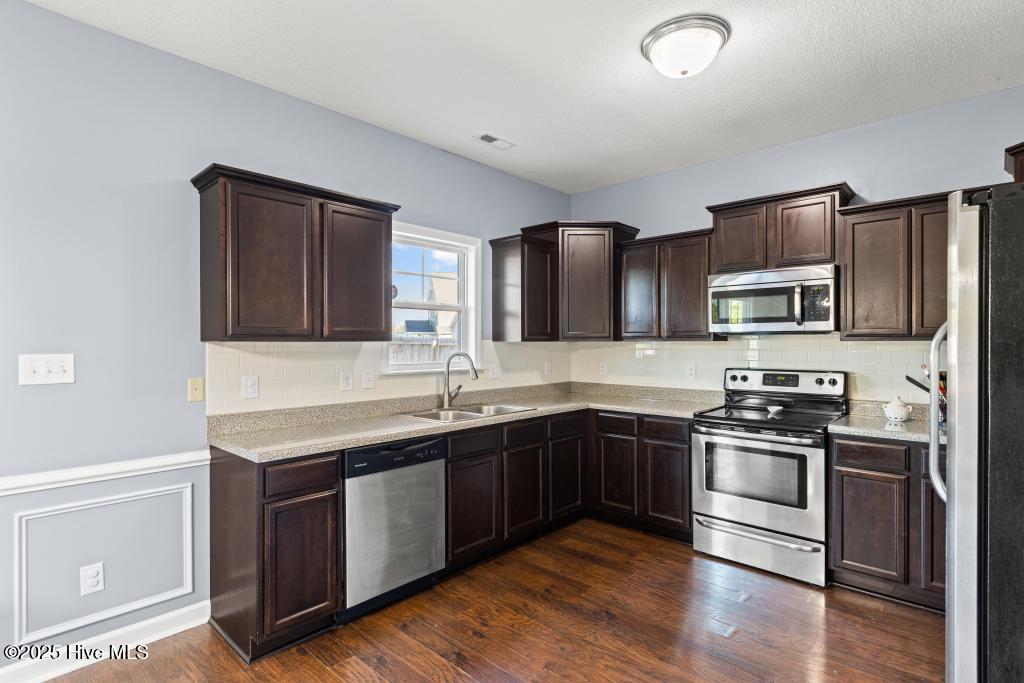 100546440 | Photo 10