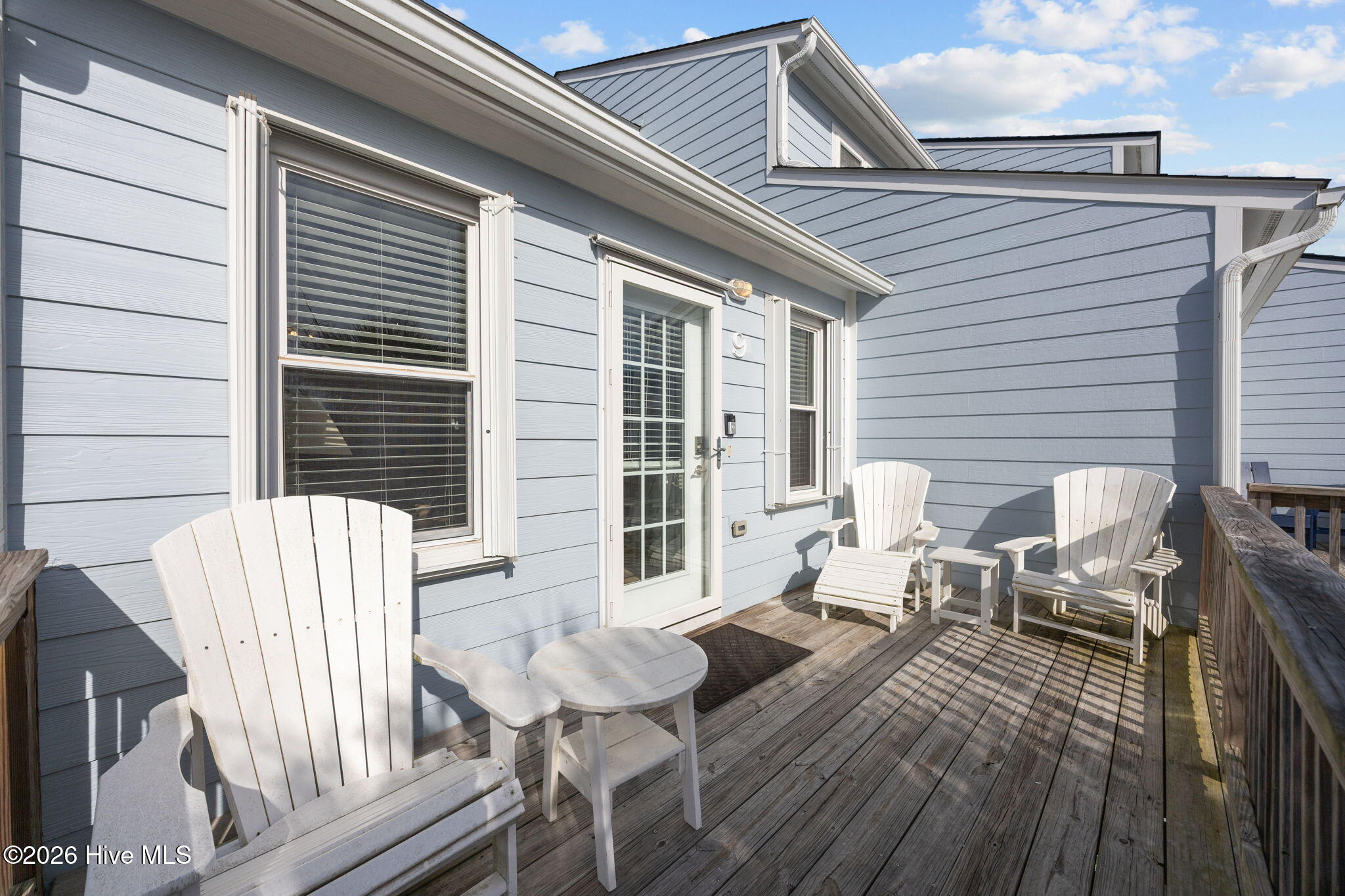 100559351 | Photo 42