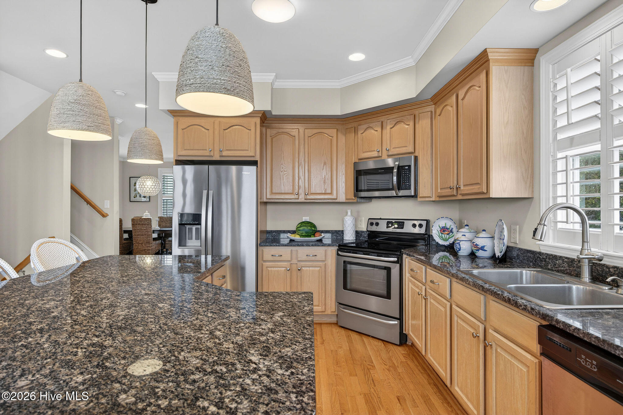 100558611 | Photo 32