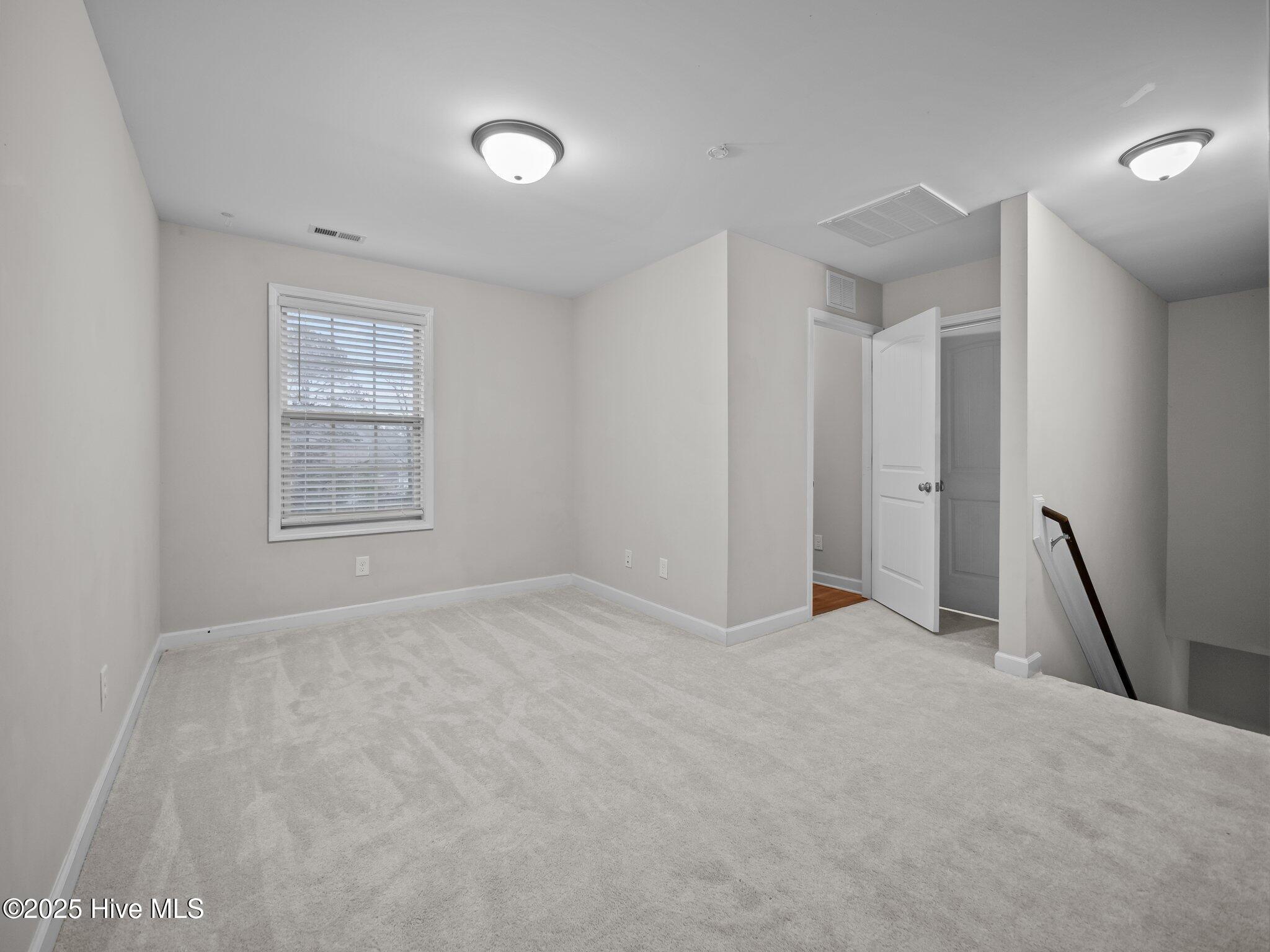 100552788 | Photo 13