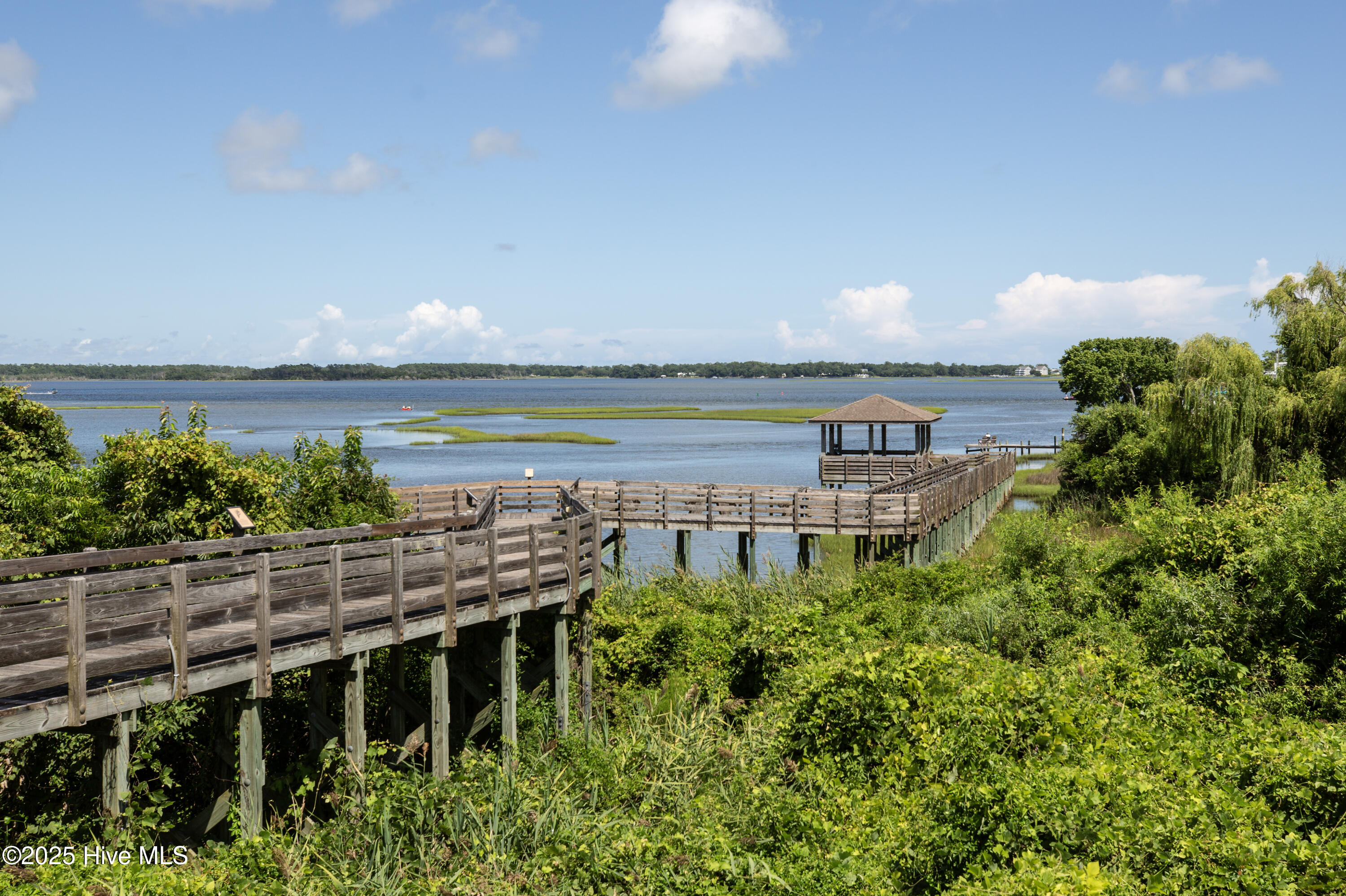 100543176 | Photo 26