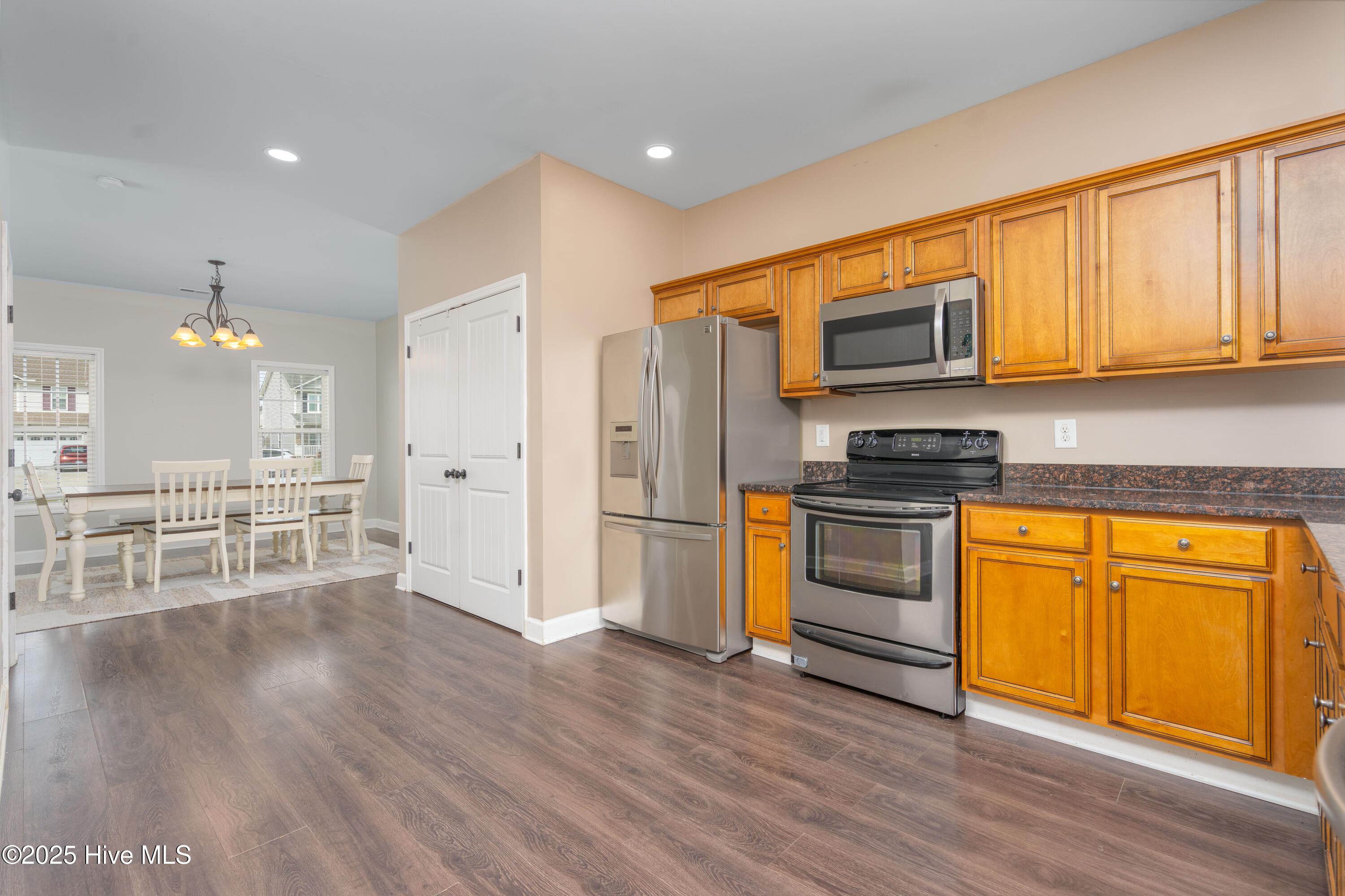 100495795 | Photo 31