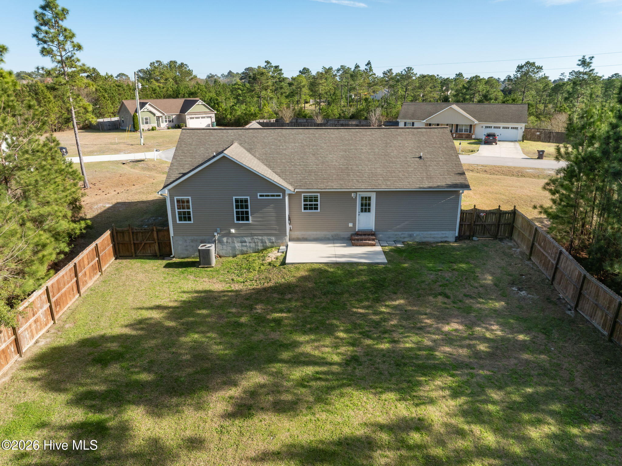 100562180 | Photo 40