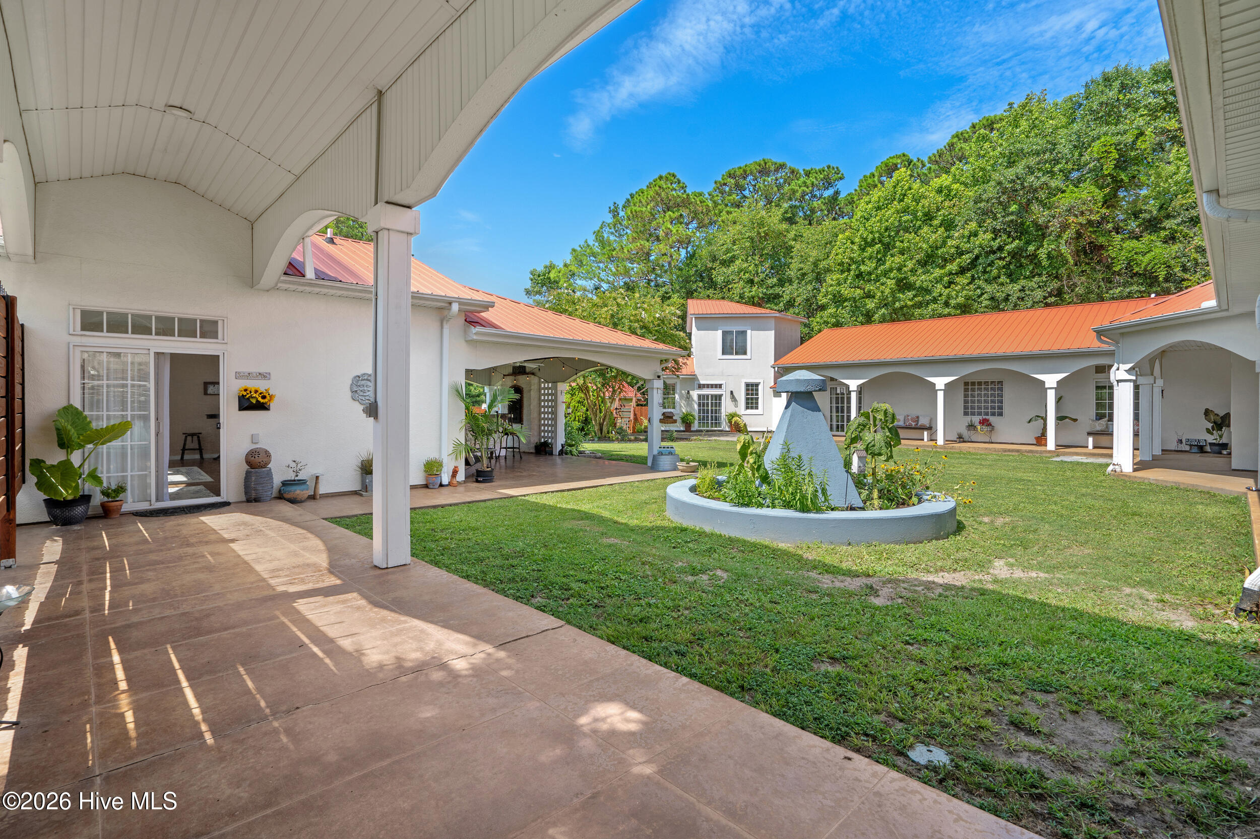 100548426 | Photo 26