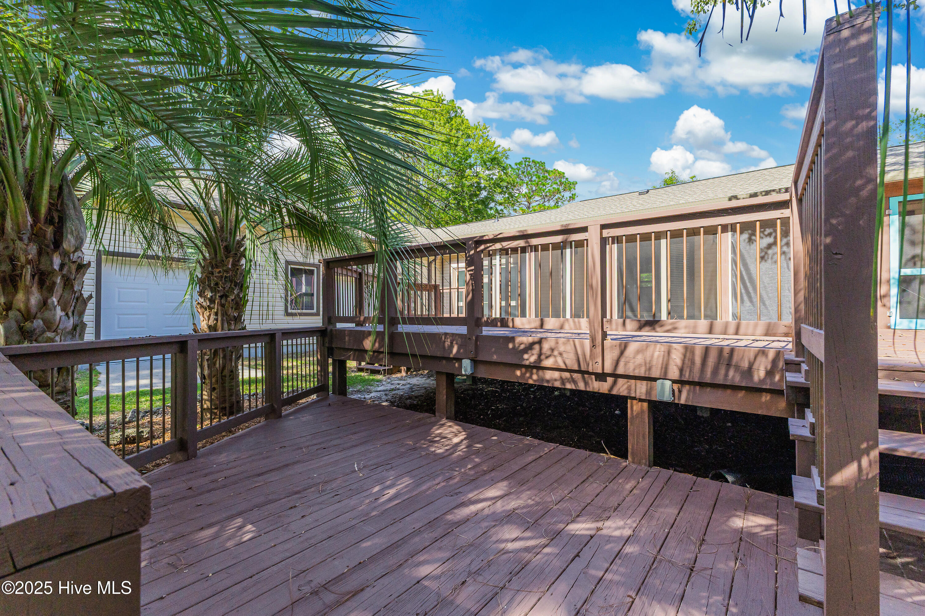 100538127 | Photo 42